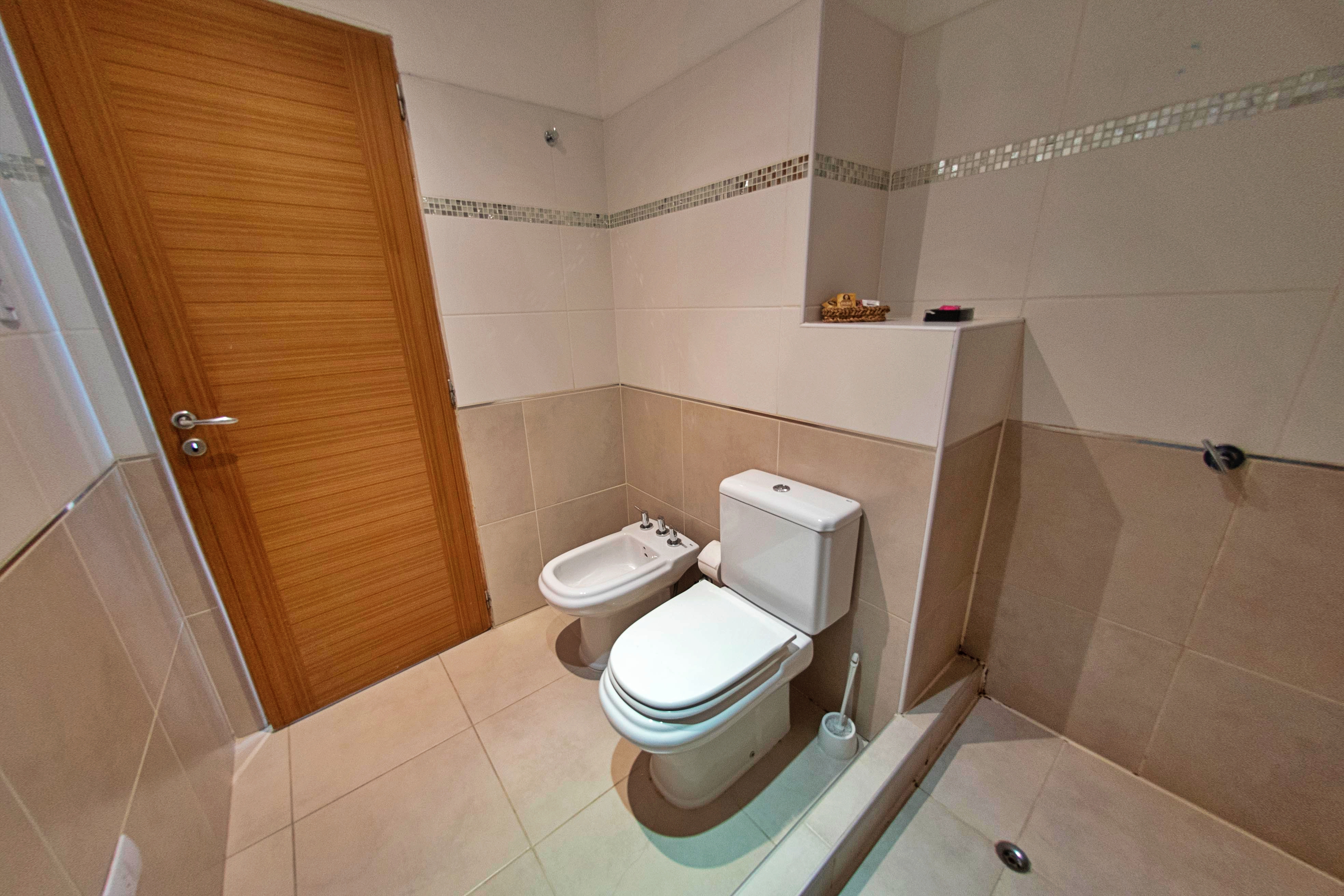 Apartment Capacity 6