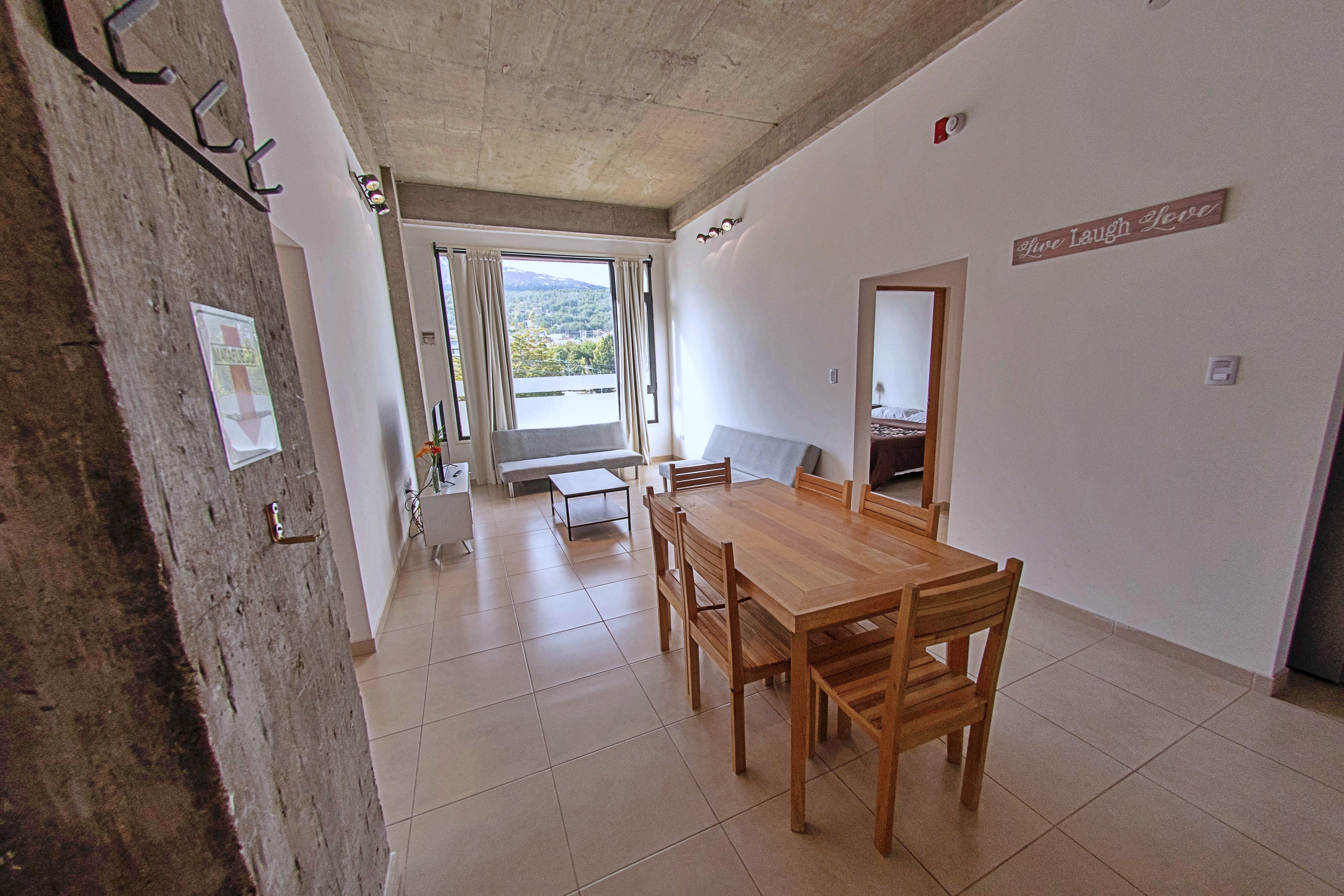 Apartment Capacity 6