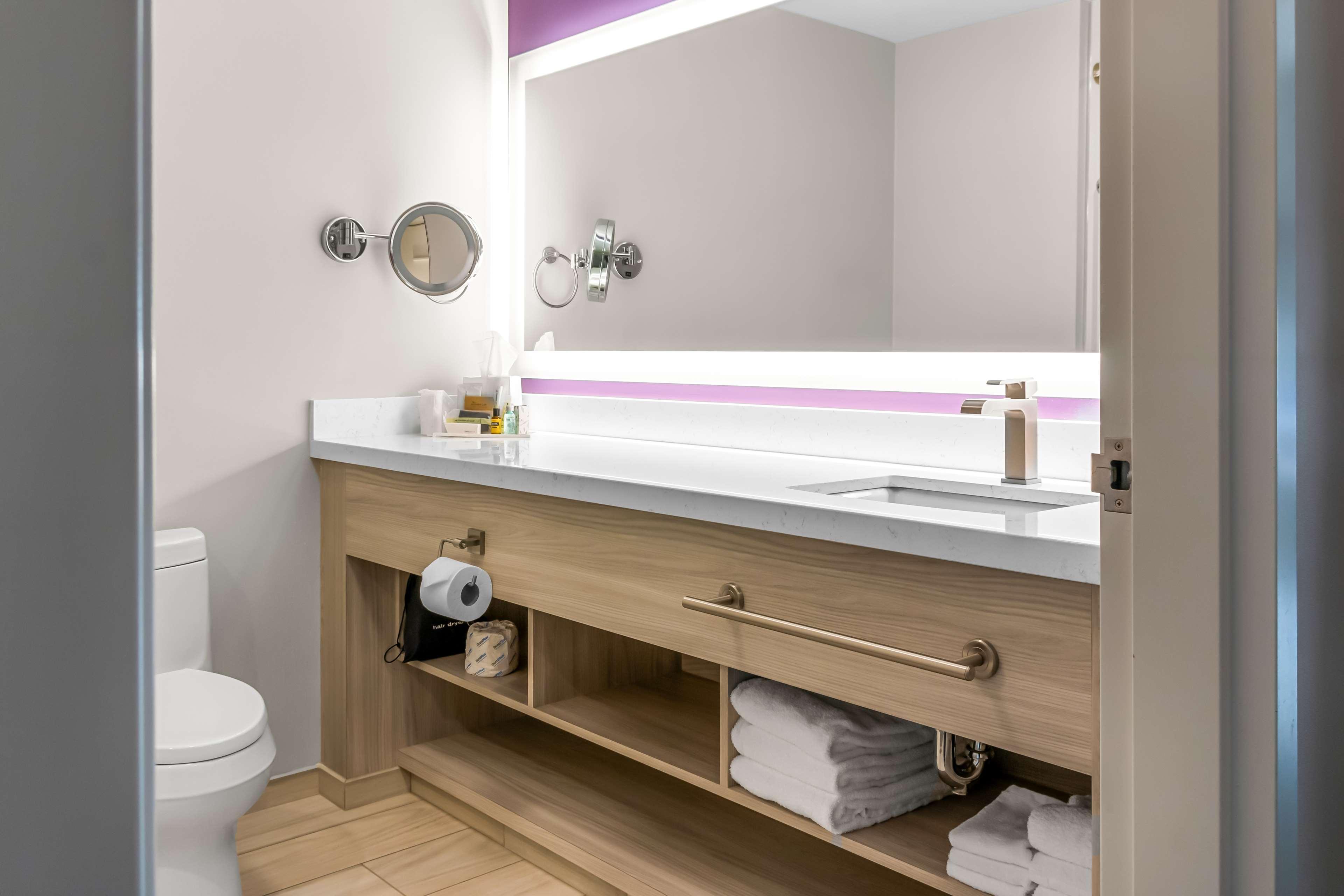 Studio Two Queen Beds