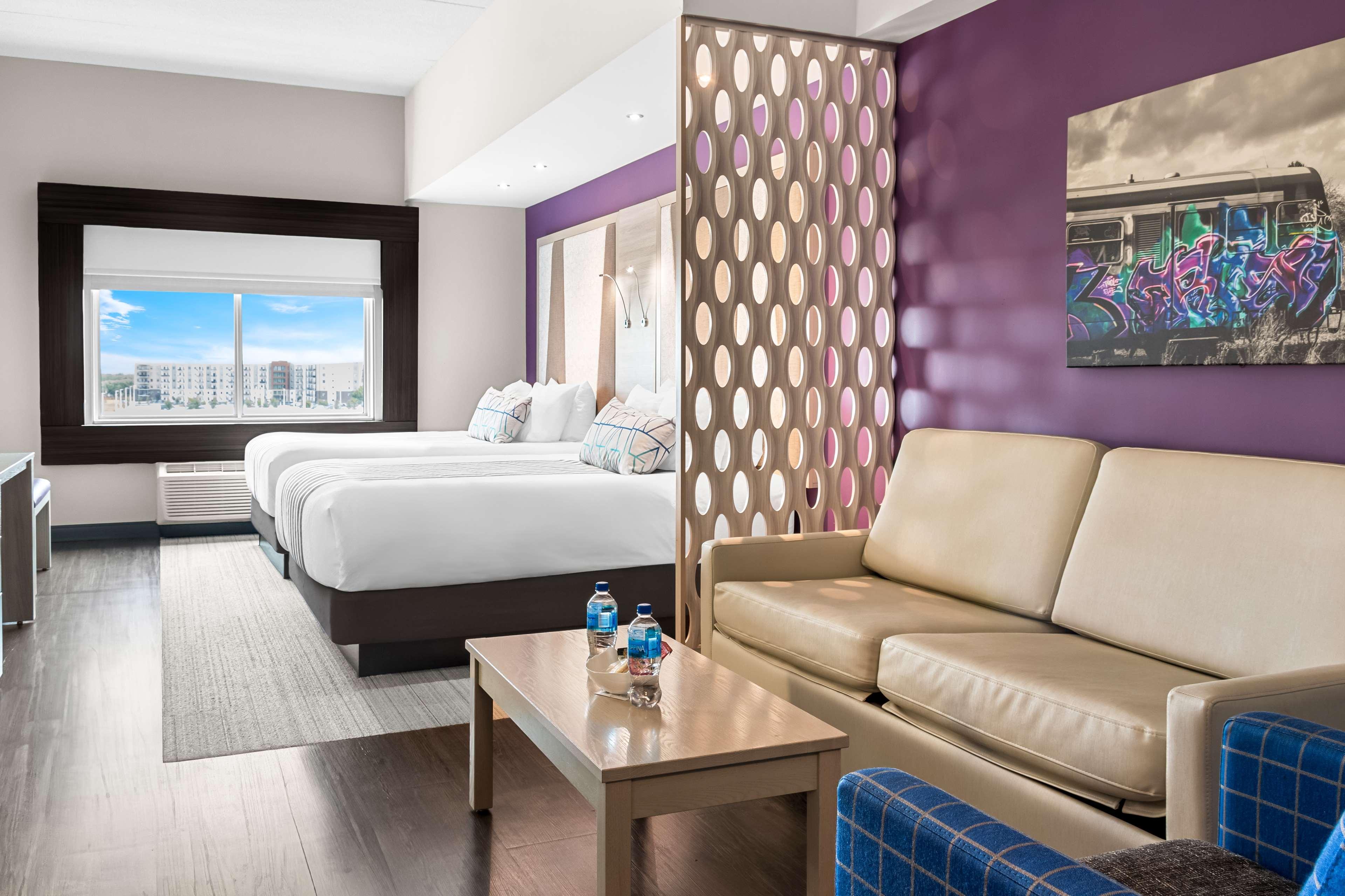 Studio Two Queen Beds