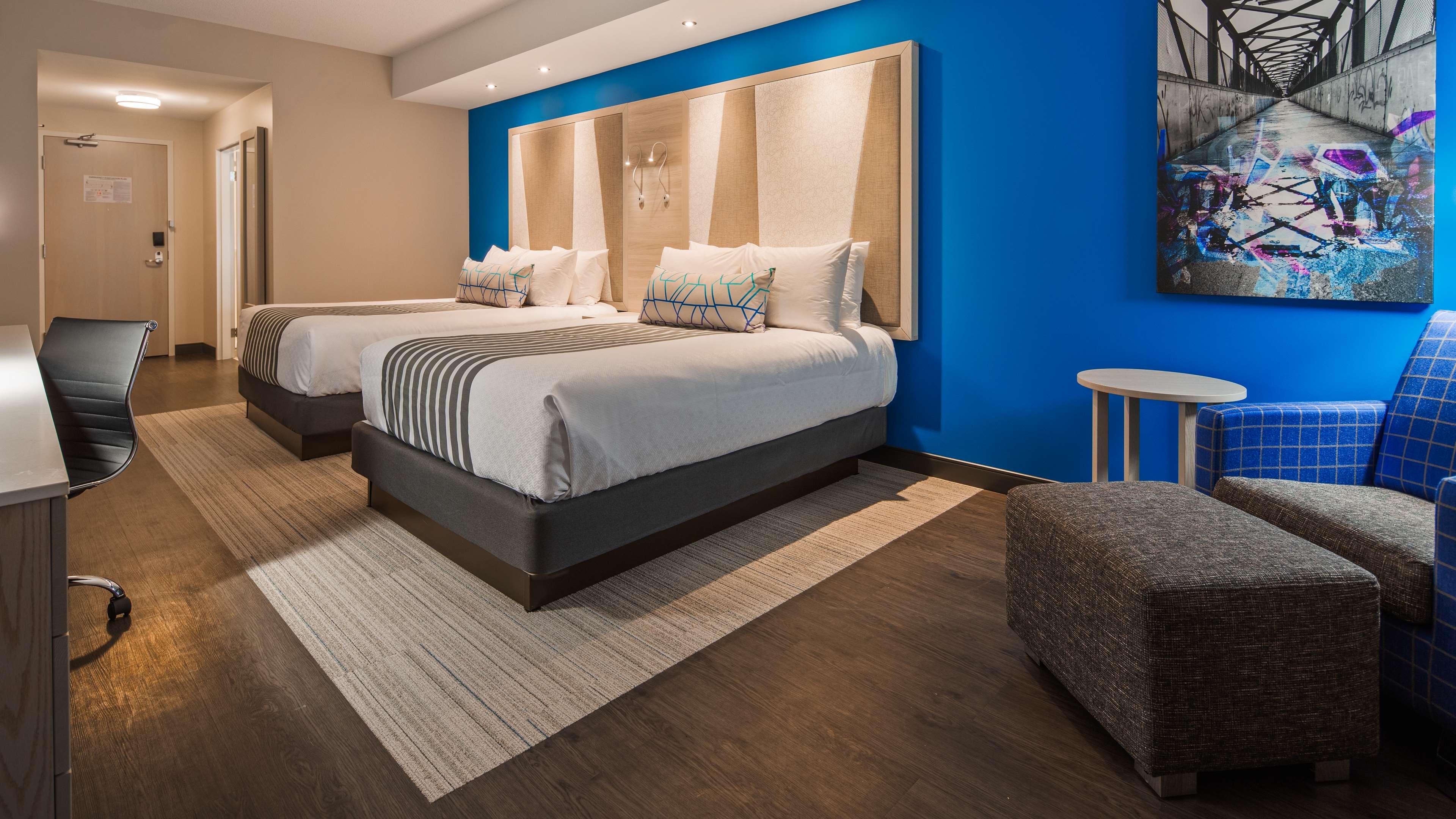 Studio Two Queen Beds