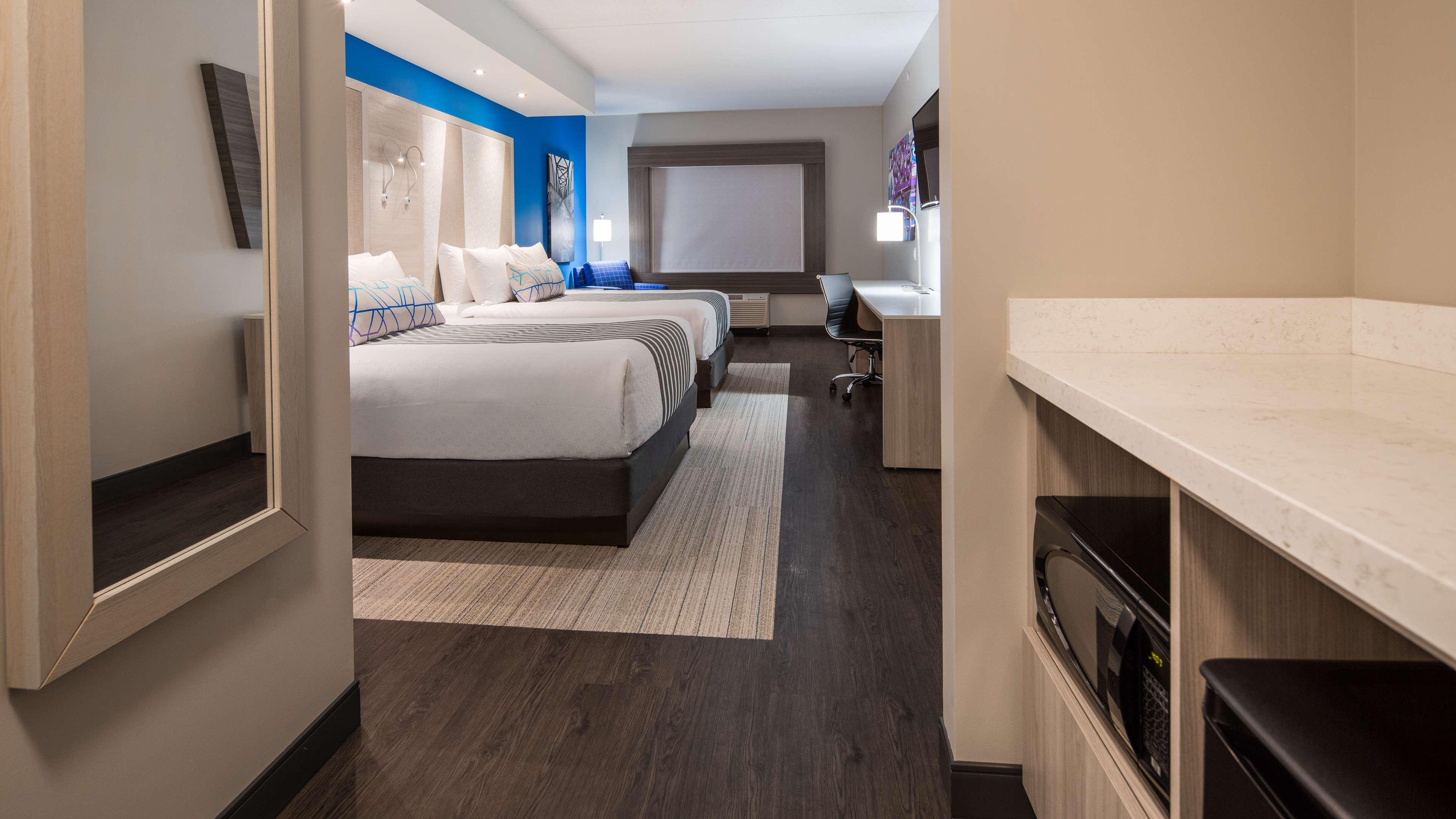 Studio Two Queen Beds