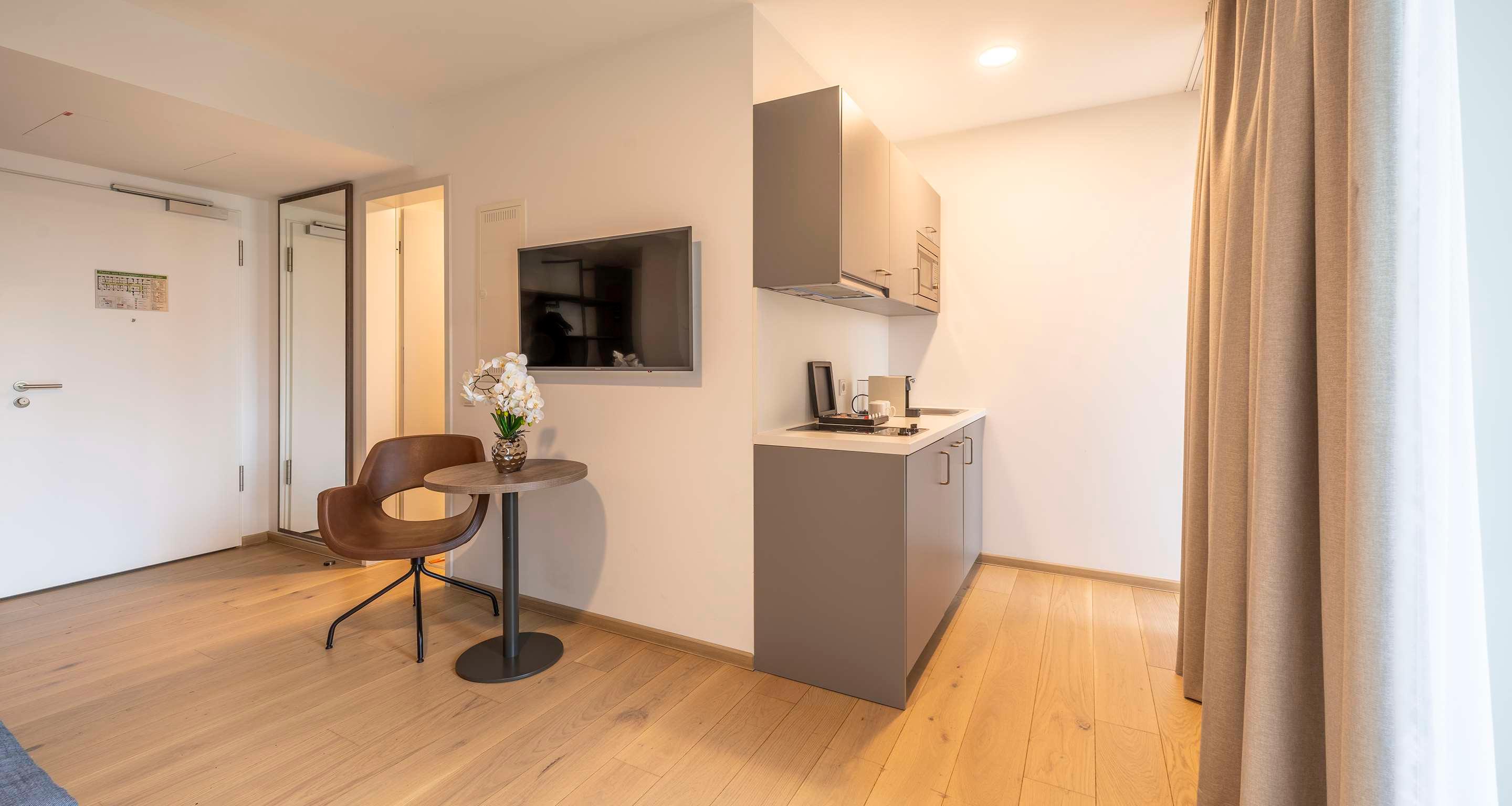 Apartment with Kitchenette