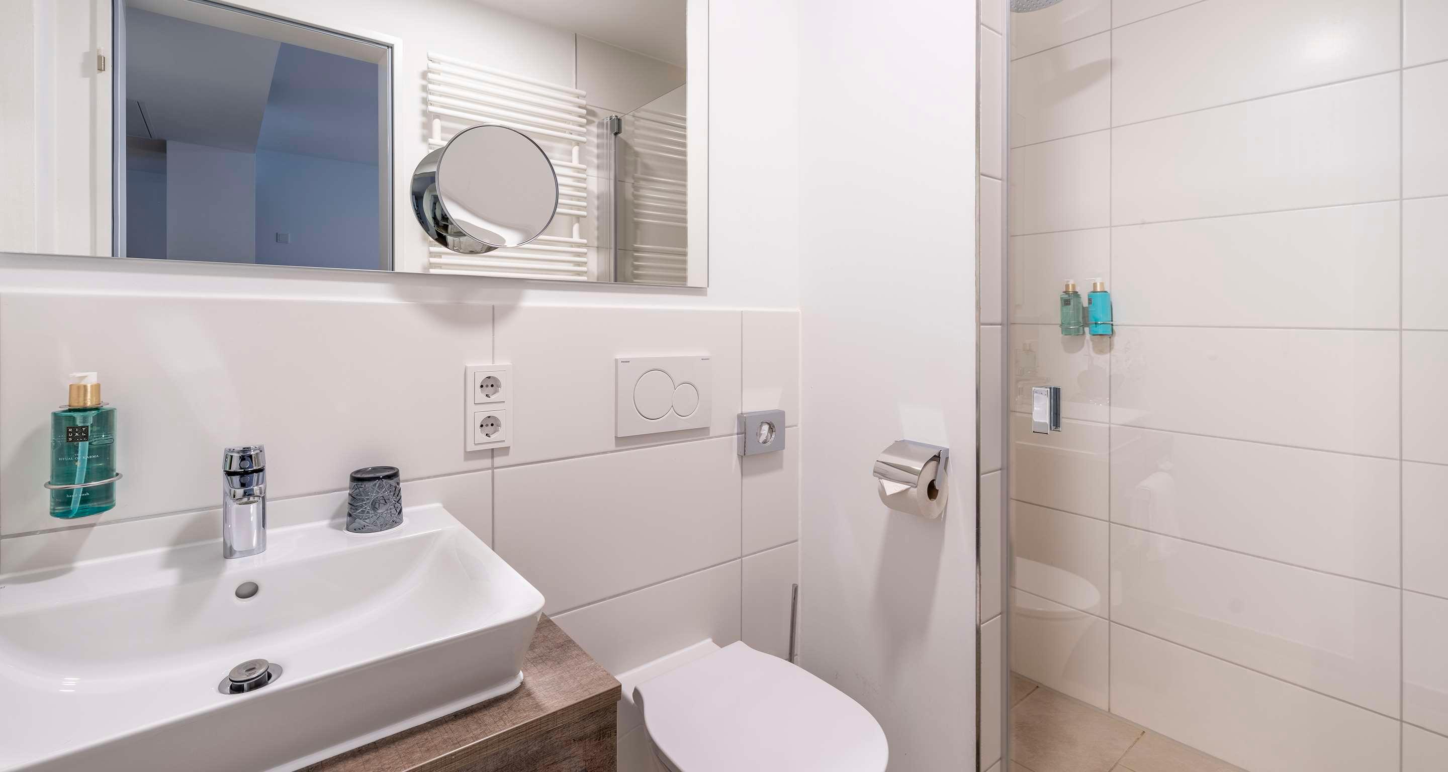 Apartment with Kitchenette