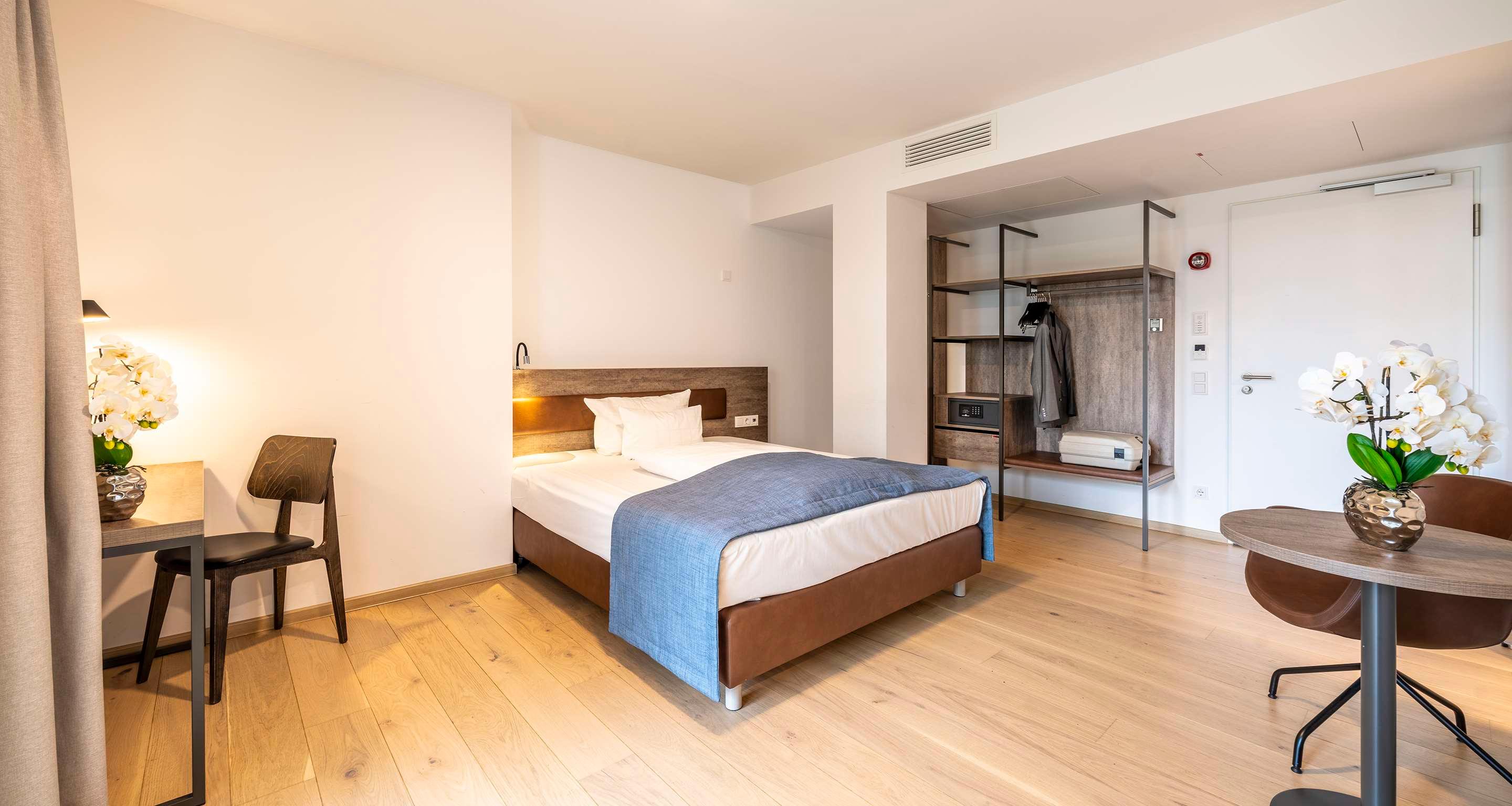 Apartment with Kitchenette