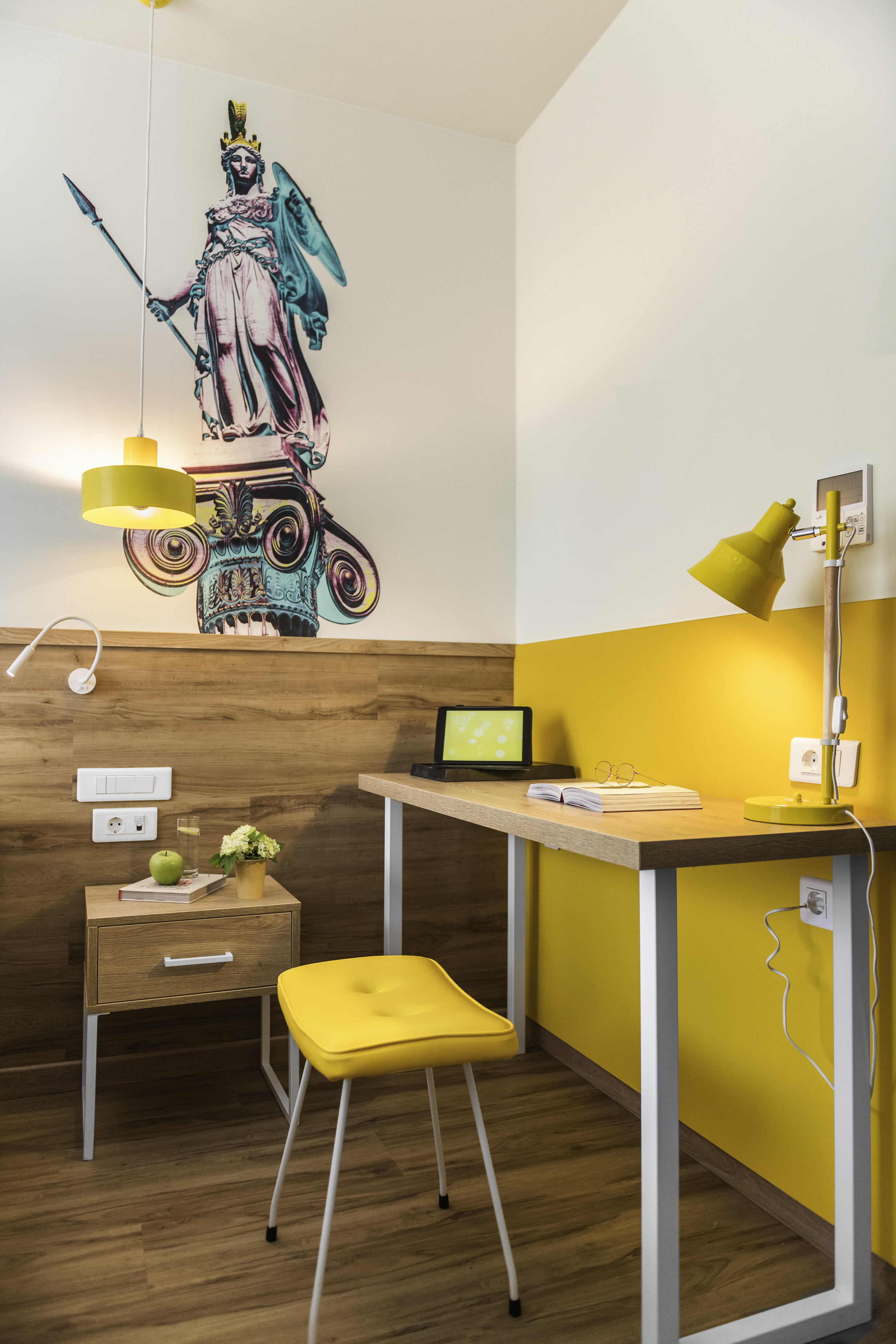 Double or Twin with Double Bed