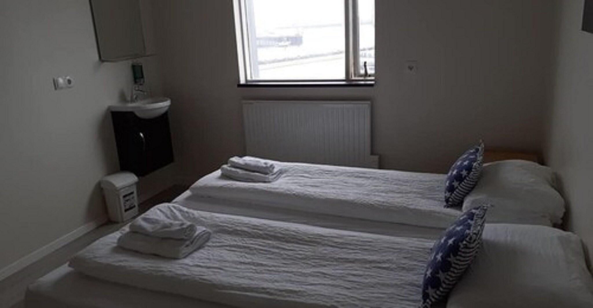 Triple with Shared Bathroom