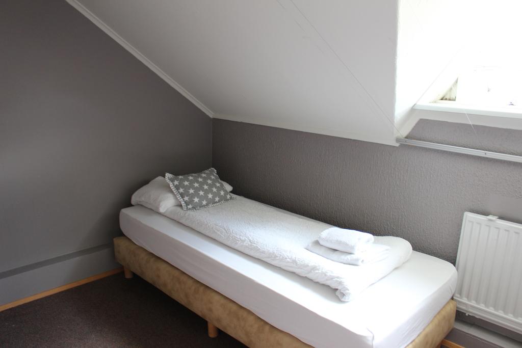 Triple with Shared Bathroom