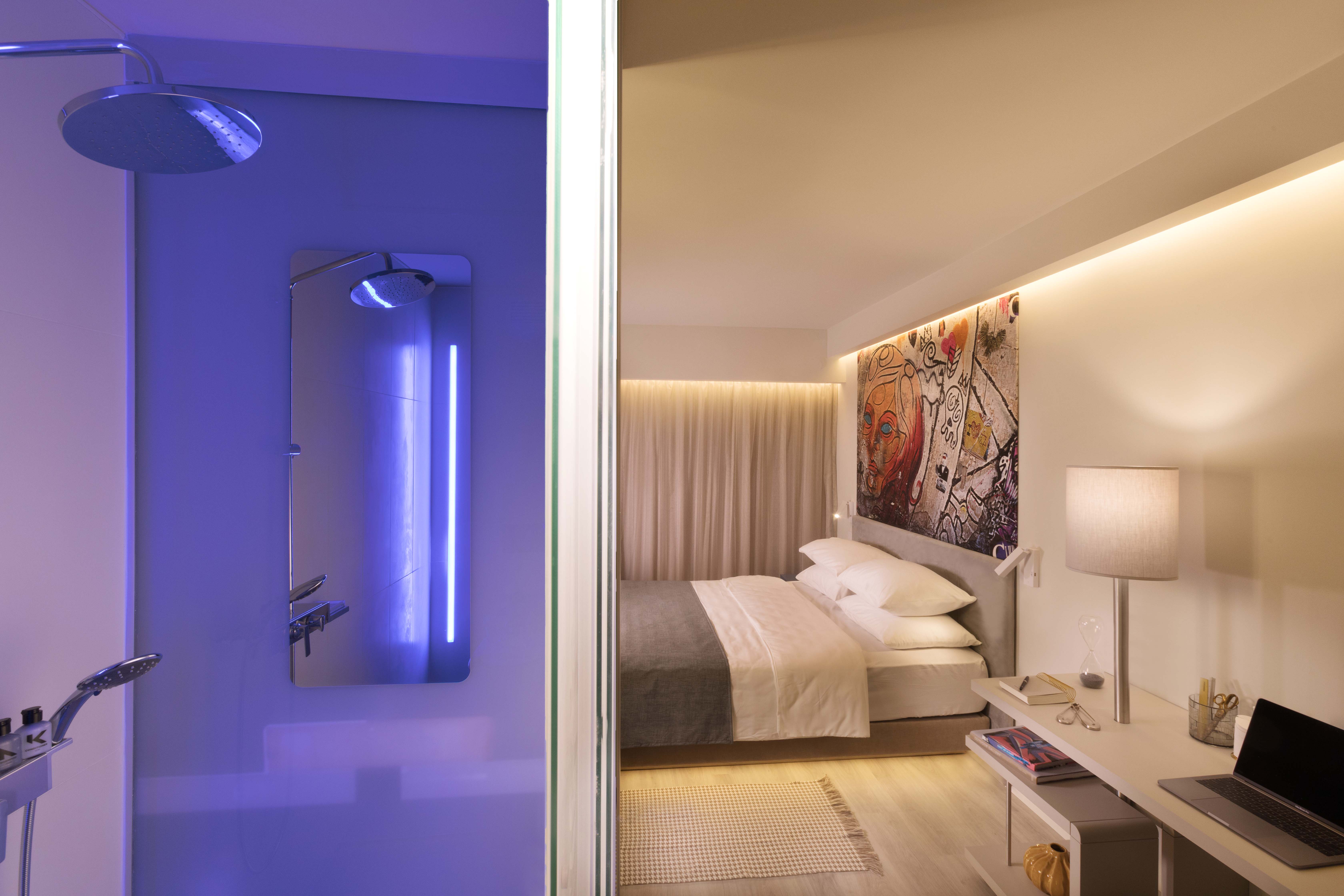 Double Queen Size Bed