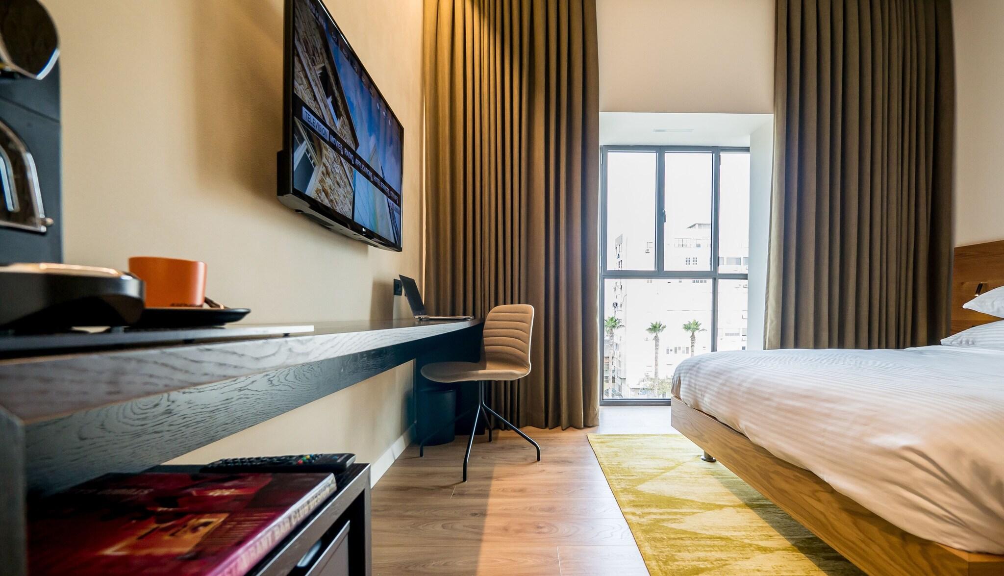 Double Superior Queen Bed