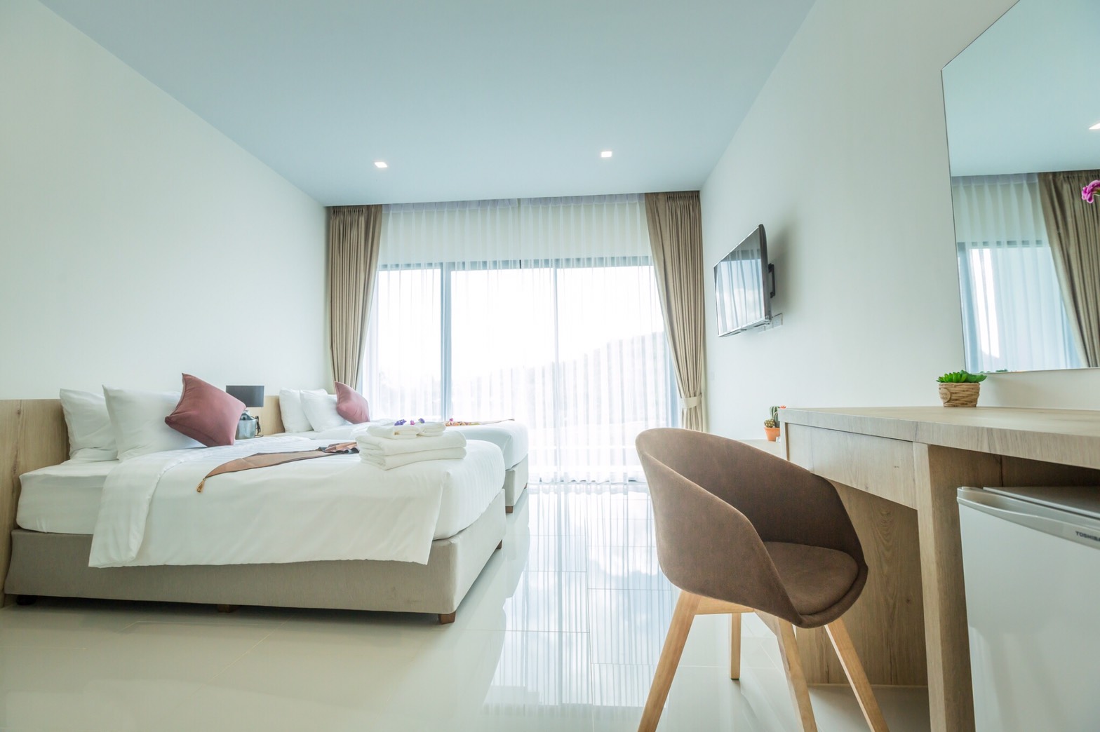 Double or Twin Deluxe Mountain View