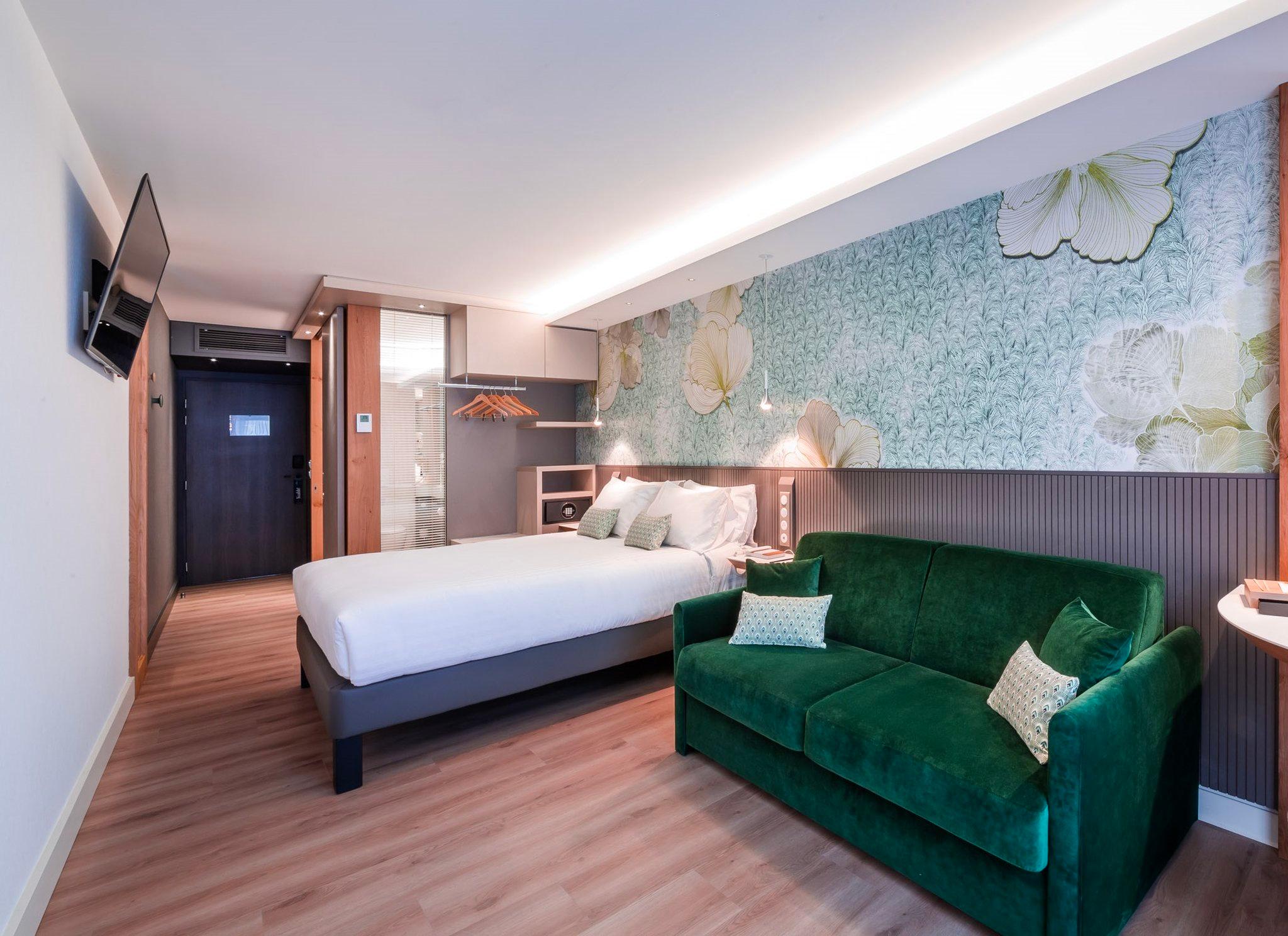 Double Premium Queen Bed