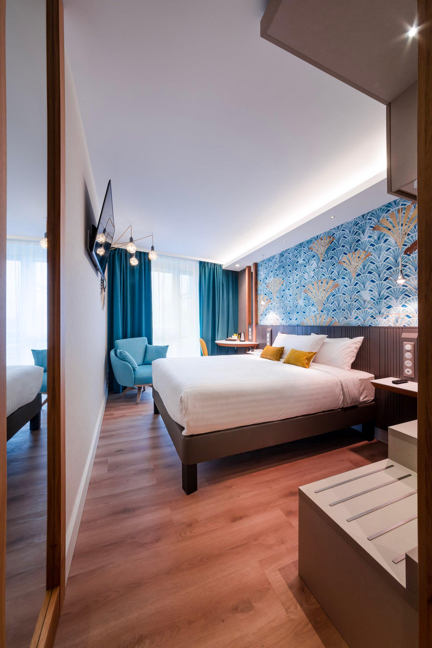 Double Queen Size Bed