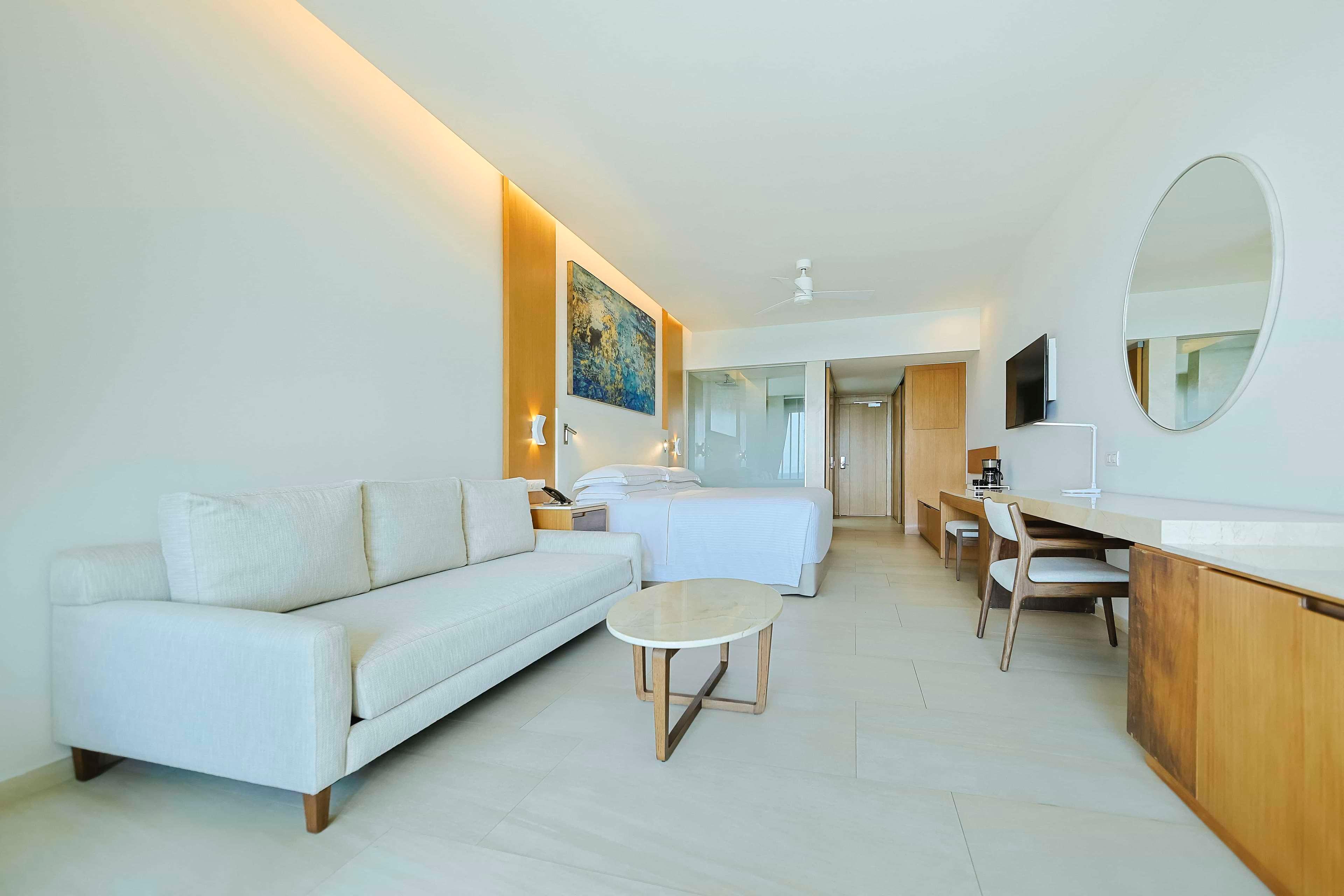 Junior Suite Premium Ocean Front