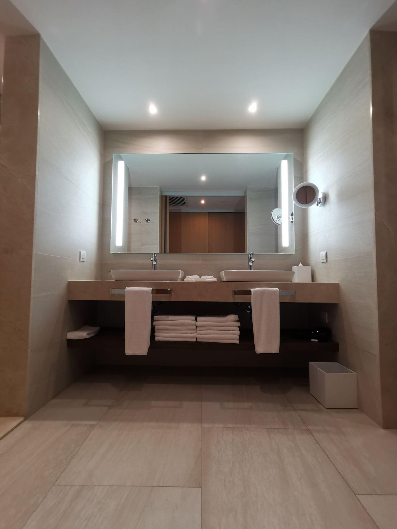 Junior Suite Ocean Front