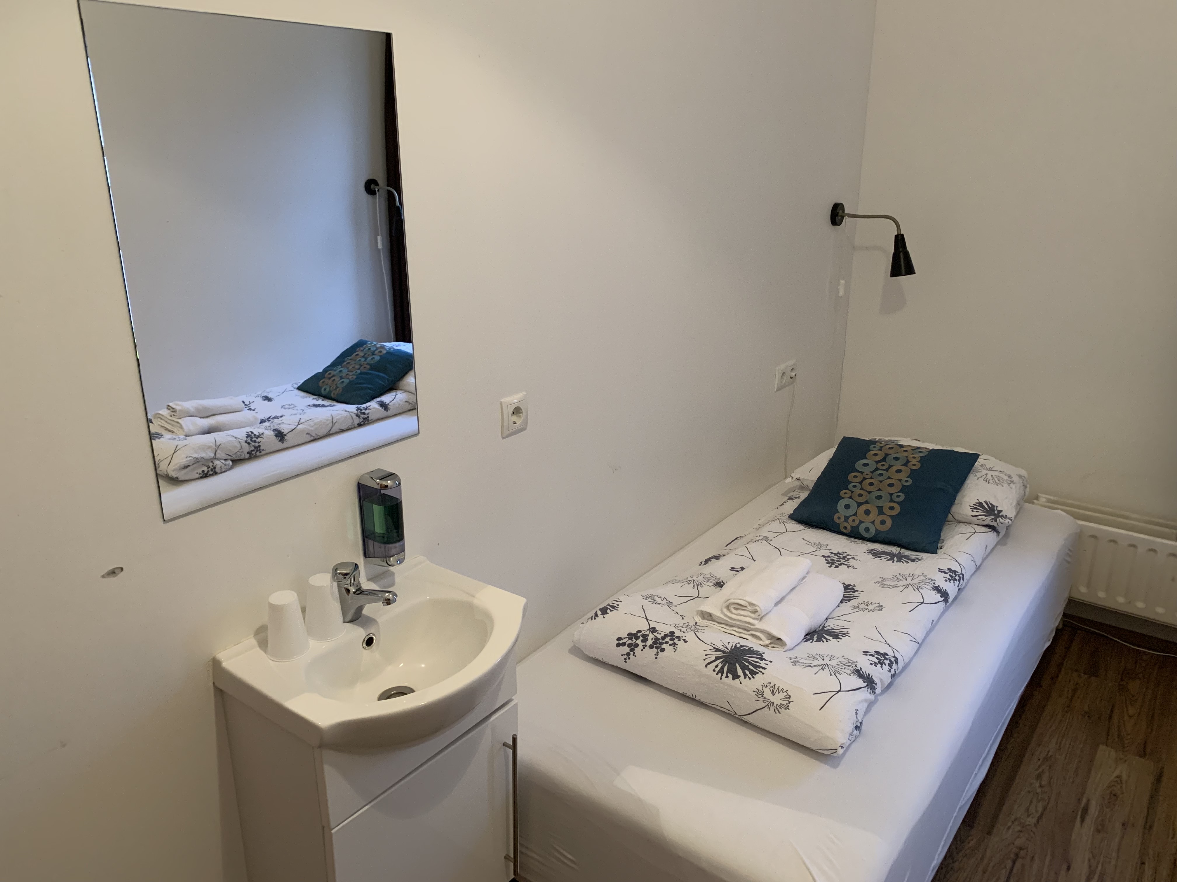 Twin Economy with Shared Bathroom