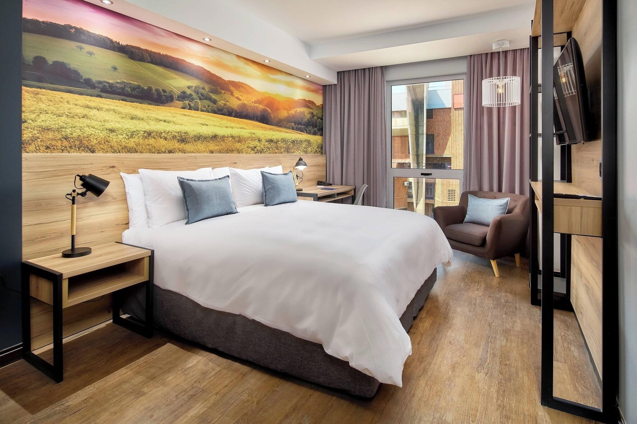 Double City View King Bed