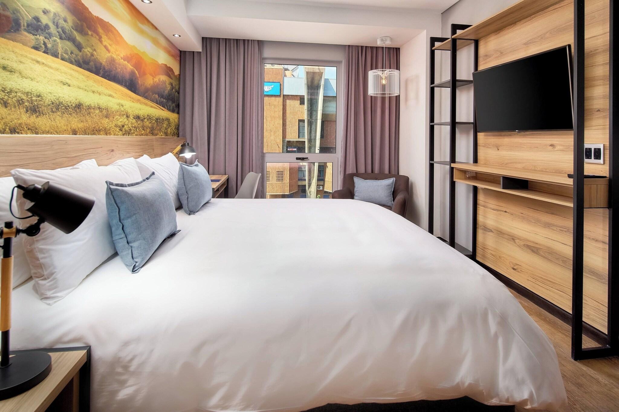 Double City View King Bed