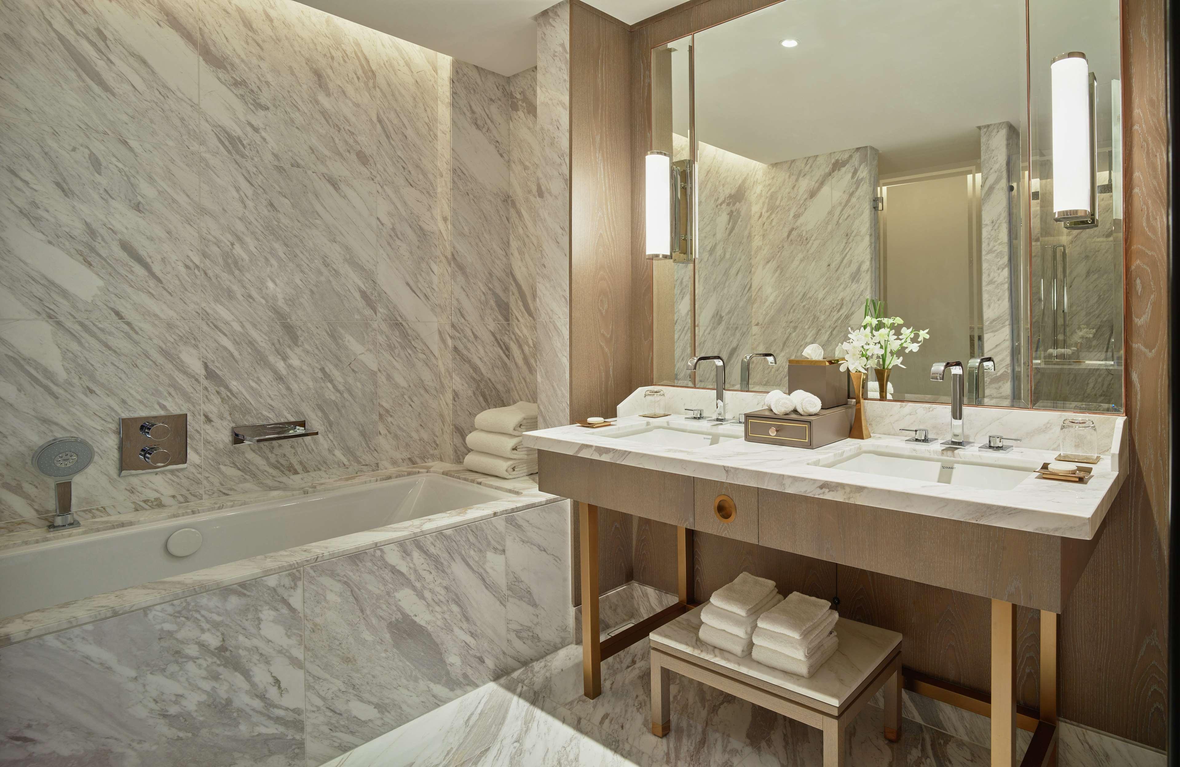 Room Deluxe King Bed