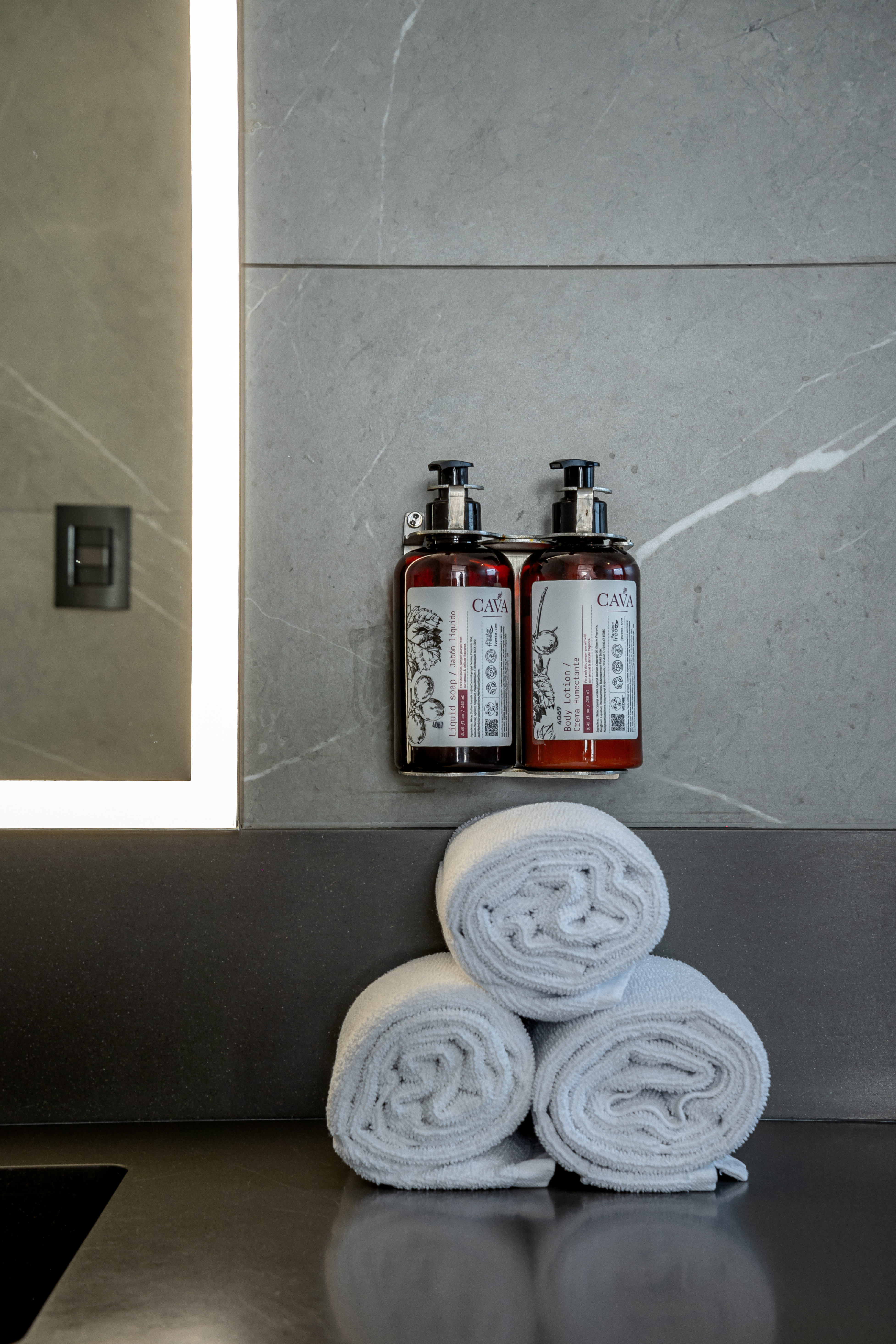 Junior Suite Accessible-queen Size Bed