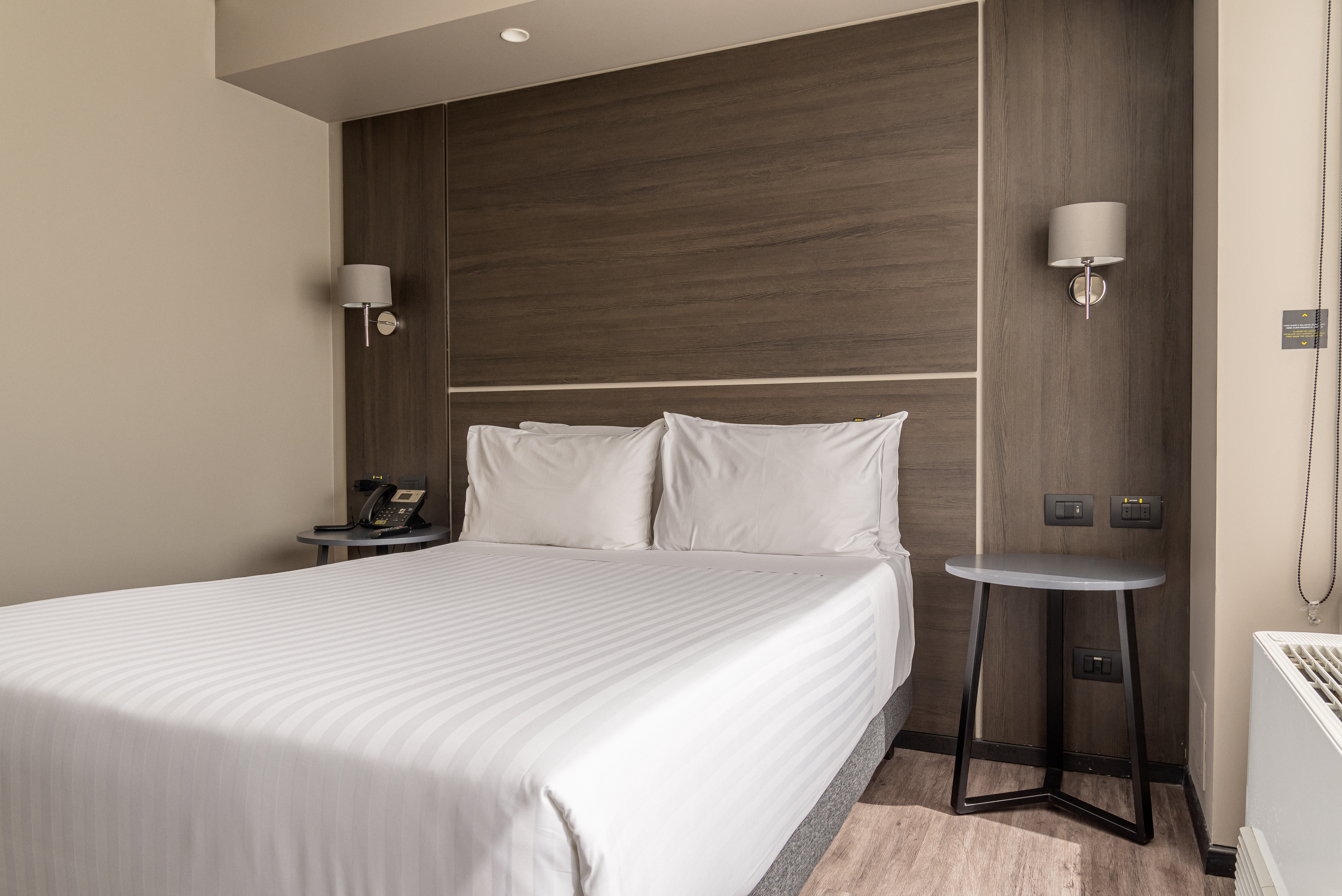 Junior Suite Accessible-queen Size Bed