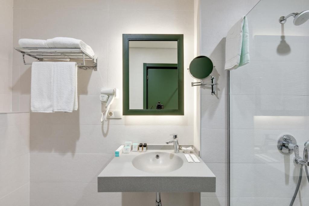 Double or Twin Economy