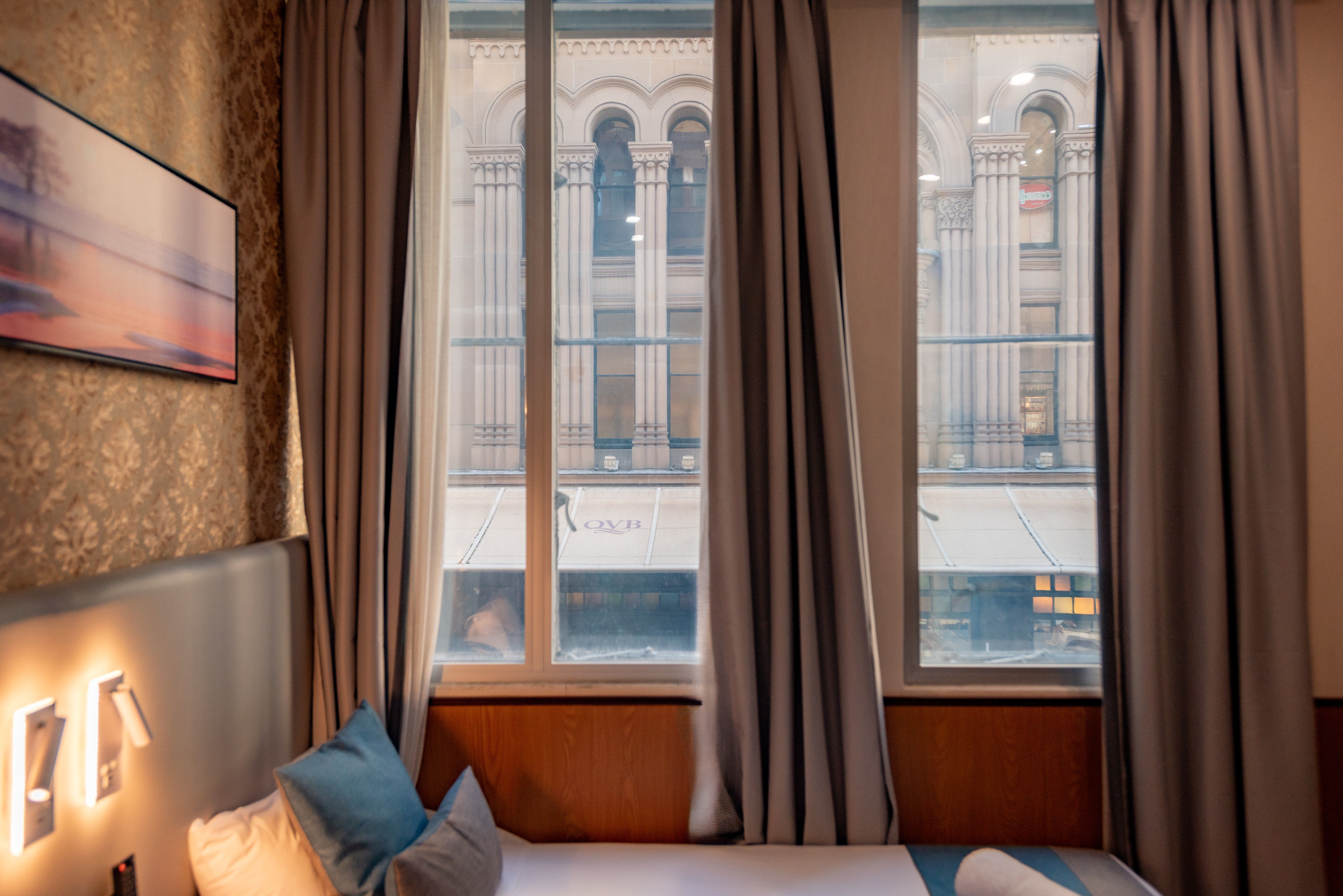 Twin Deluxe City View