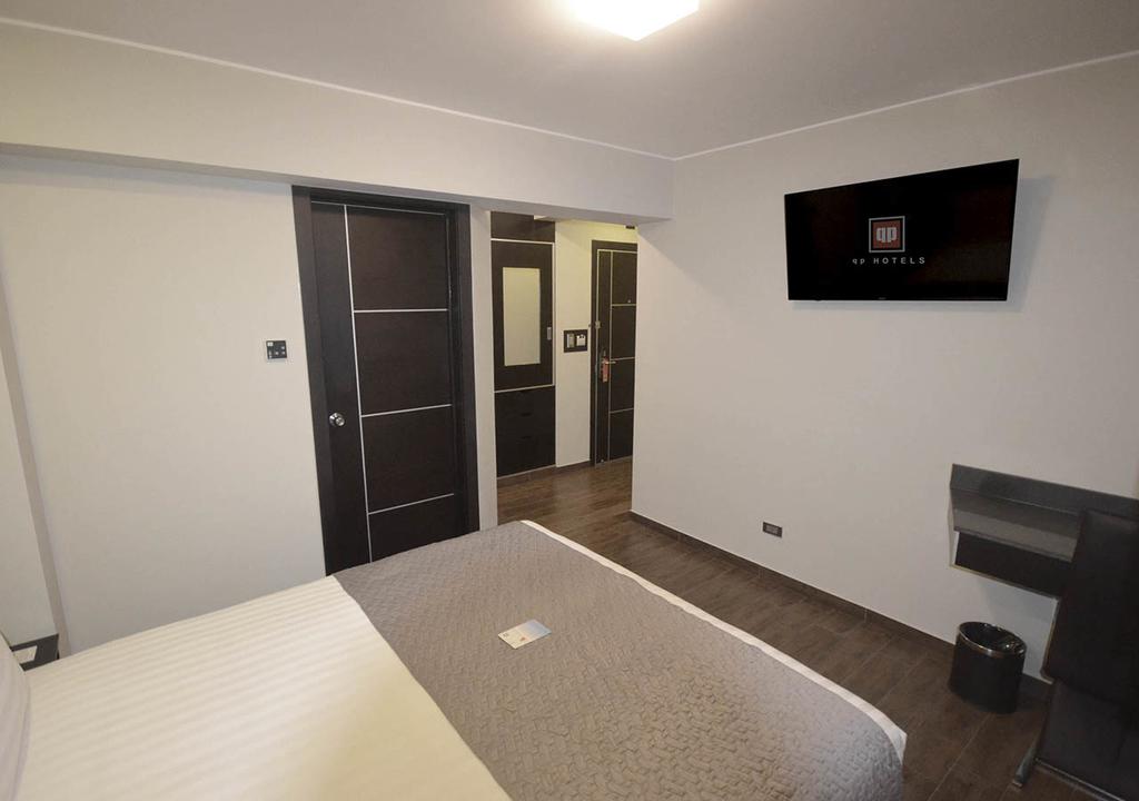 Double Deluxe Queen Bed