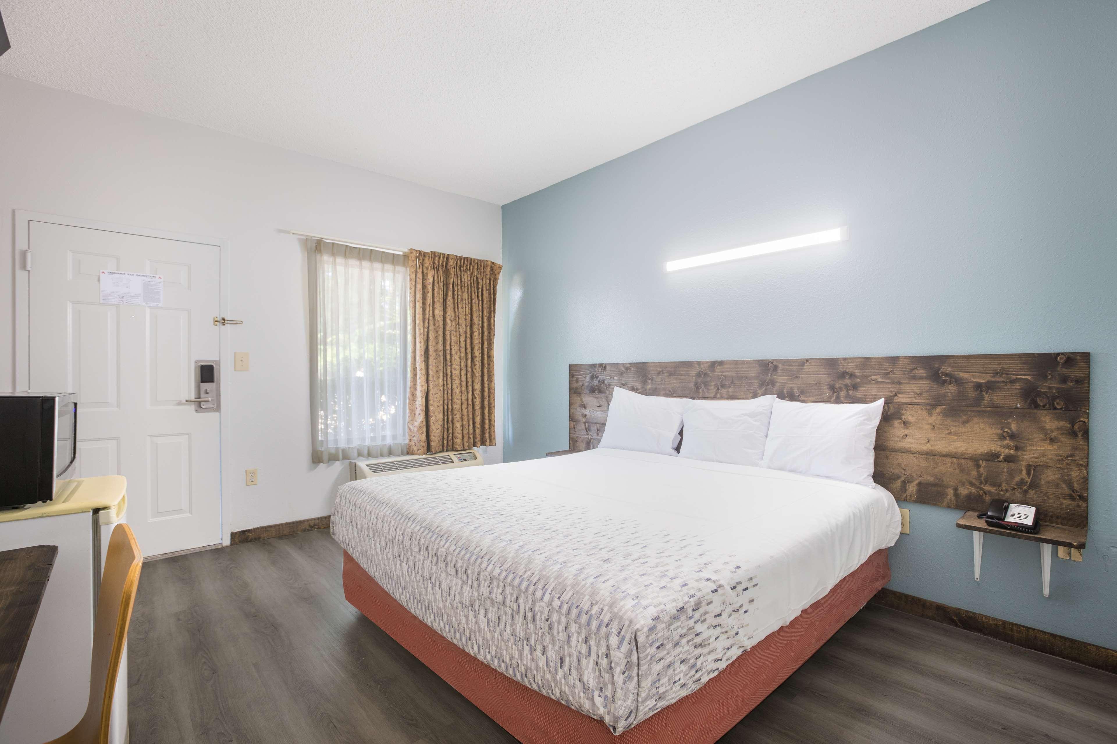 Double Accessible King Size Bed