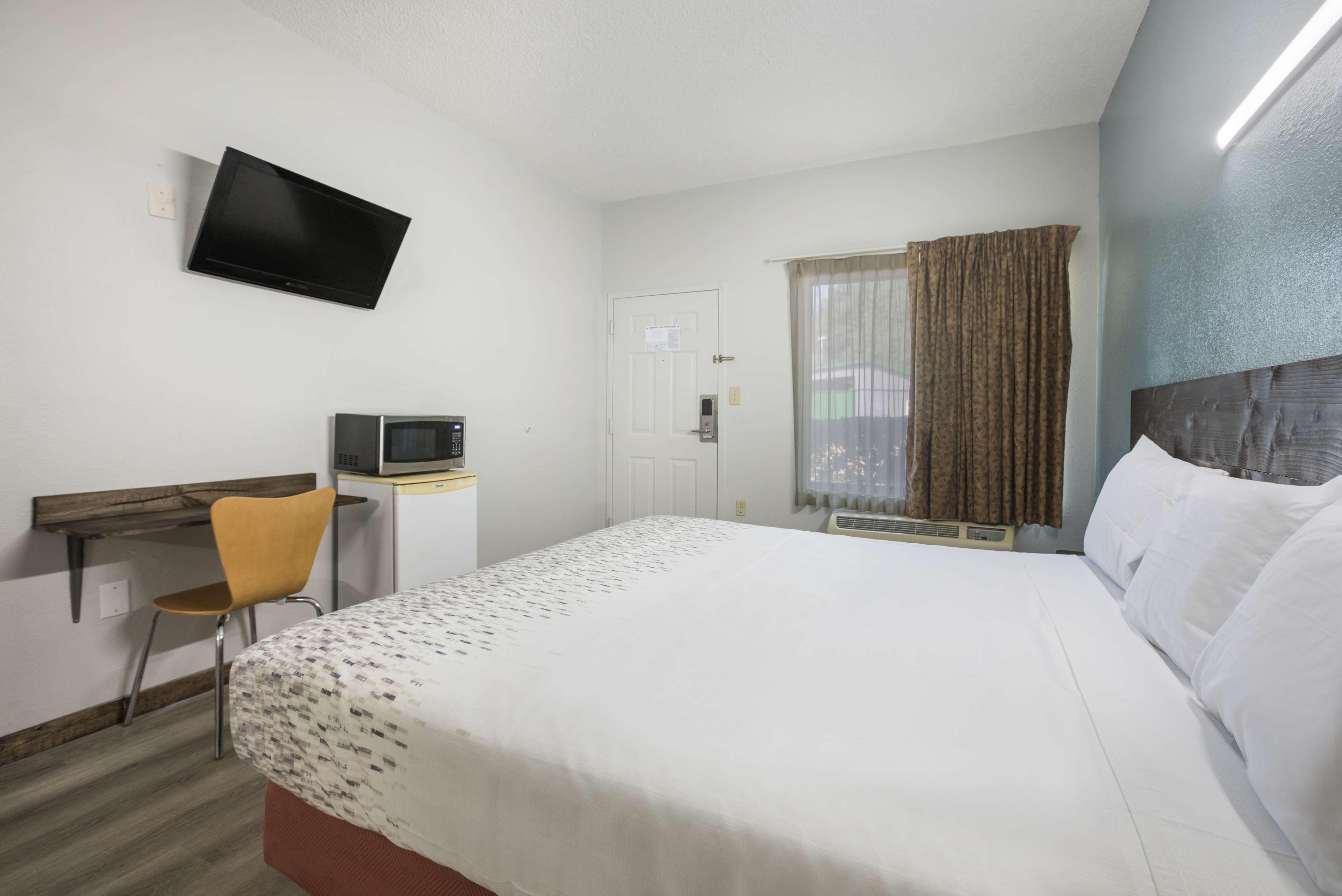 Double Accessible King Size Bed