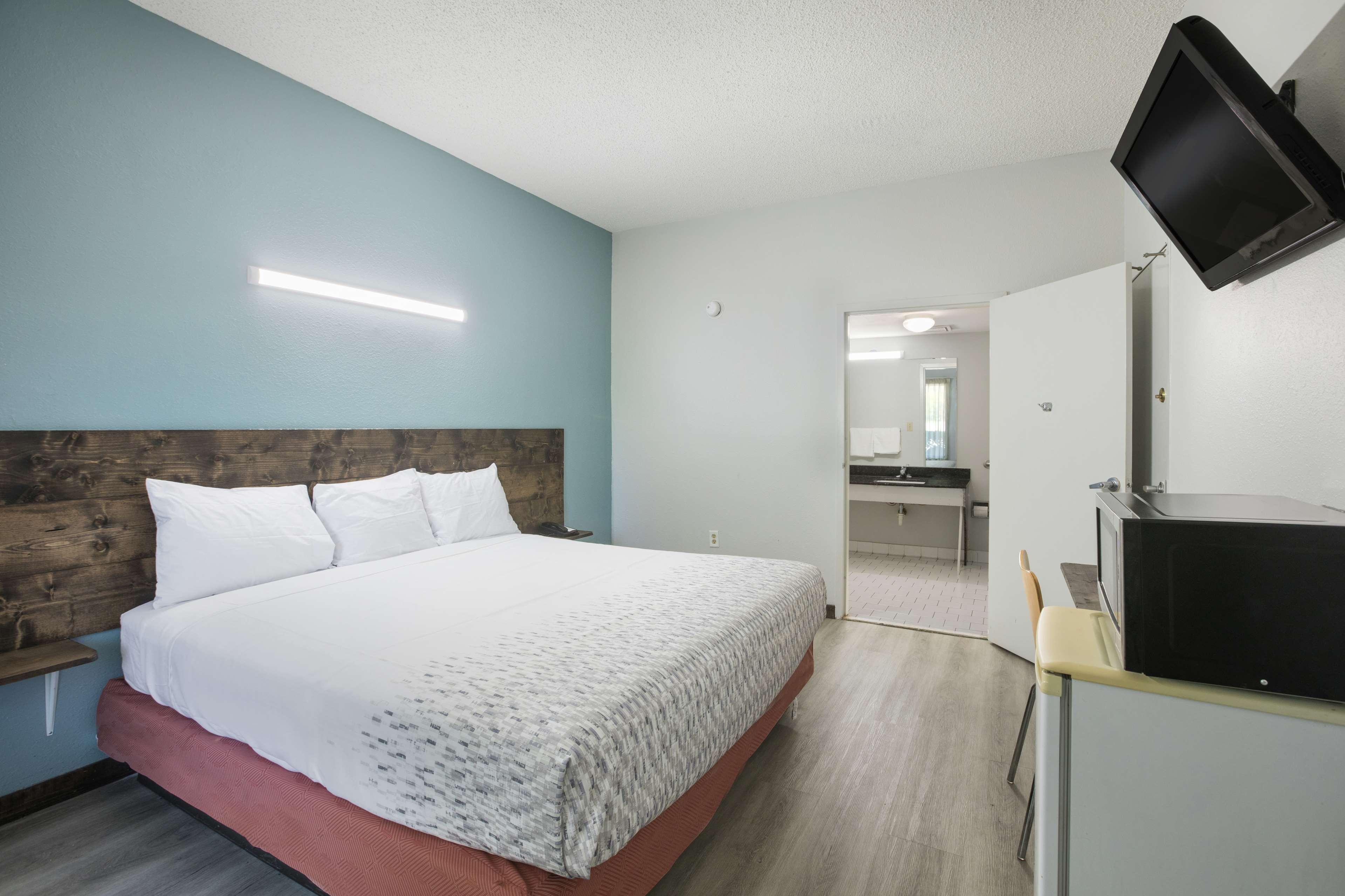 Double Accessible King Size Bed