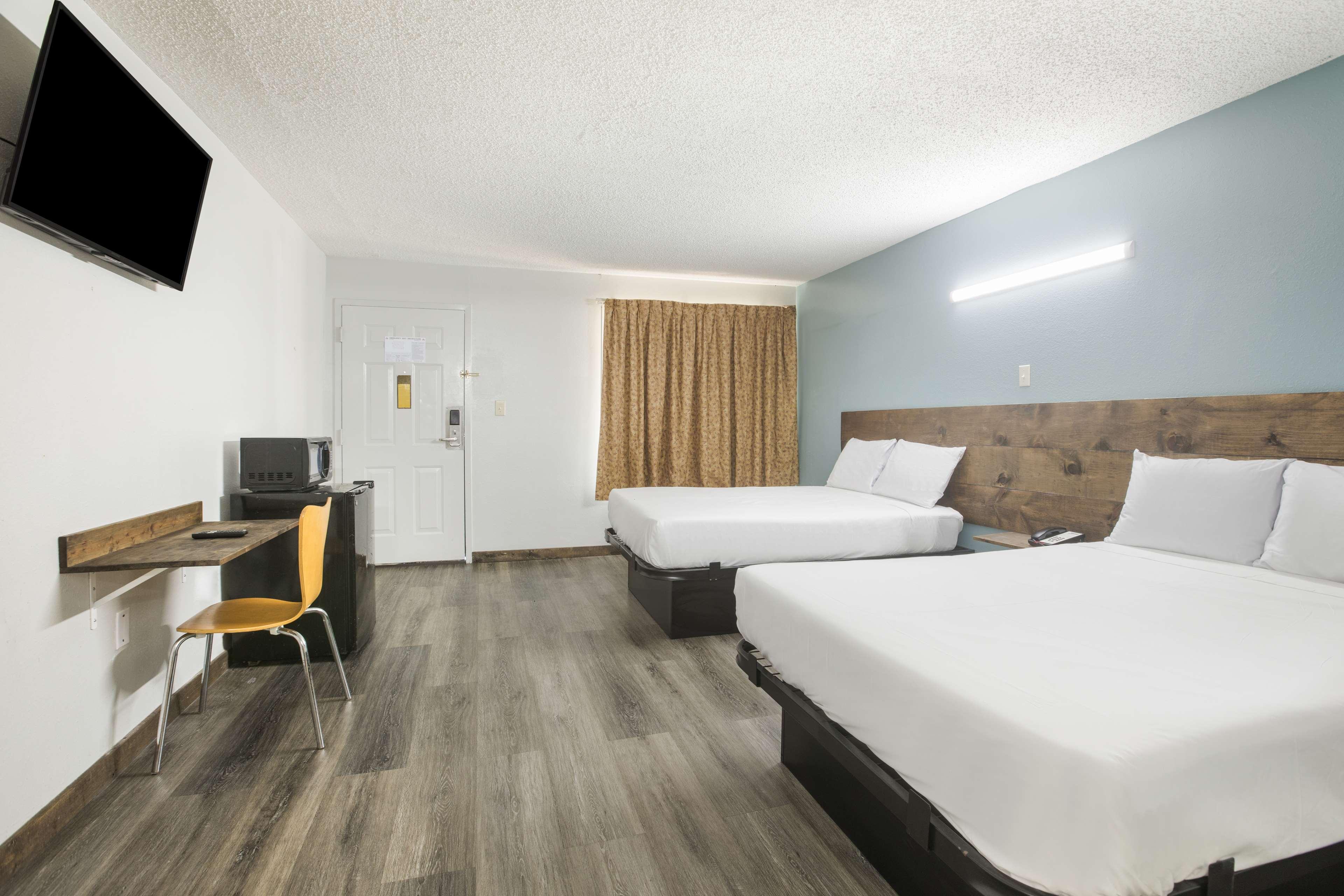 Double Two Queen Beds Non Smoking