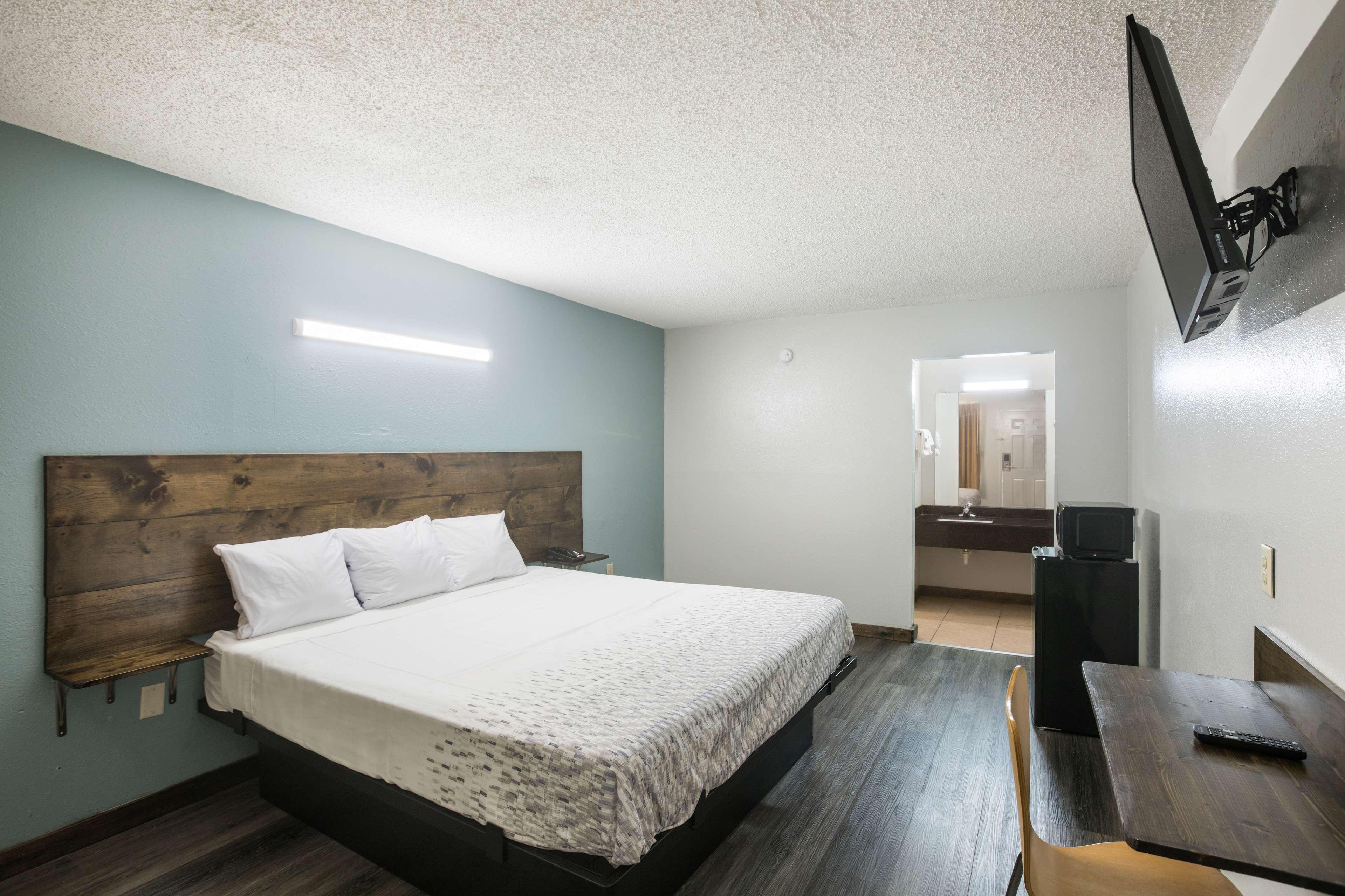 Double King Bed Non Smoking