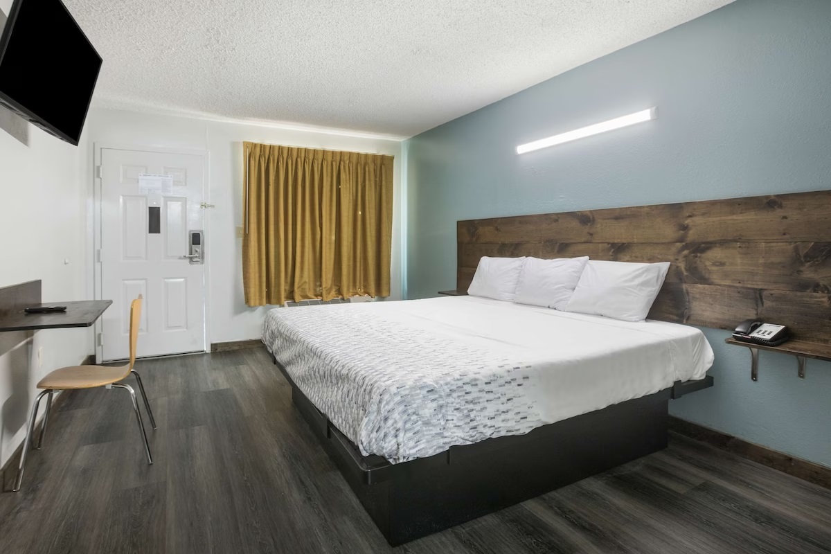 Double Accessible King Size Bed