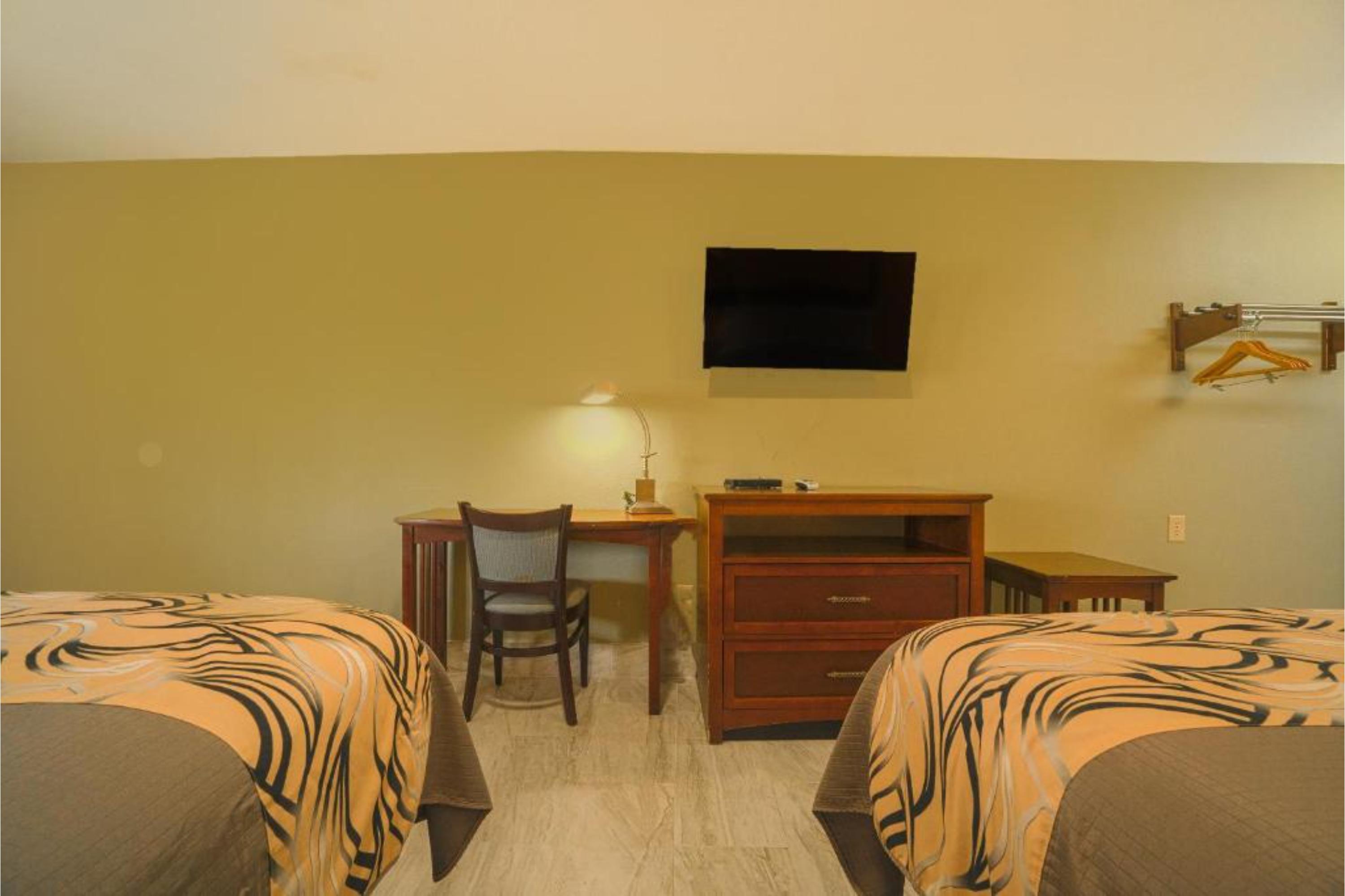 Quadruple Two Queen Beds