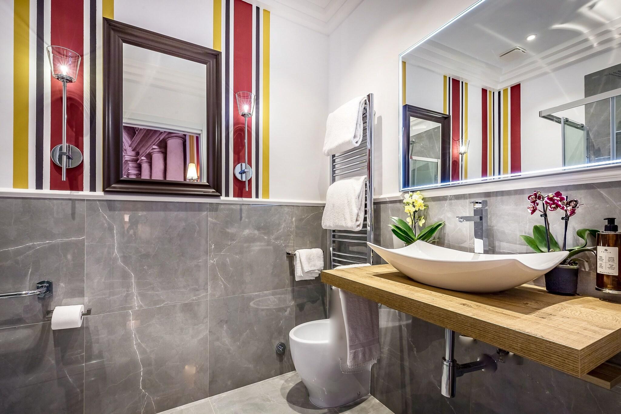 Triple Deluxe King Bed