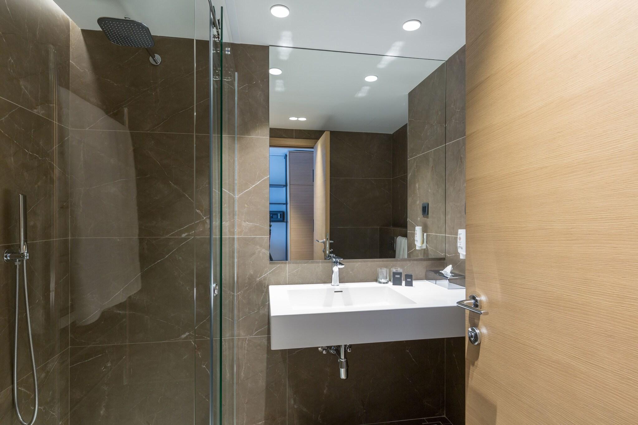 Apartment King Size Bed