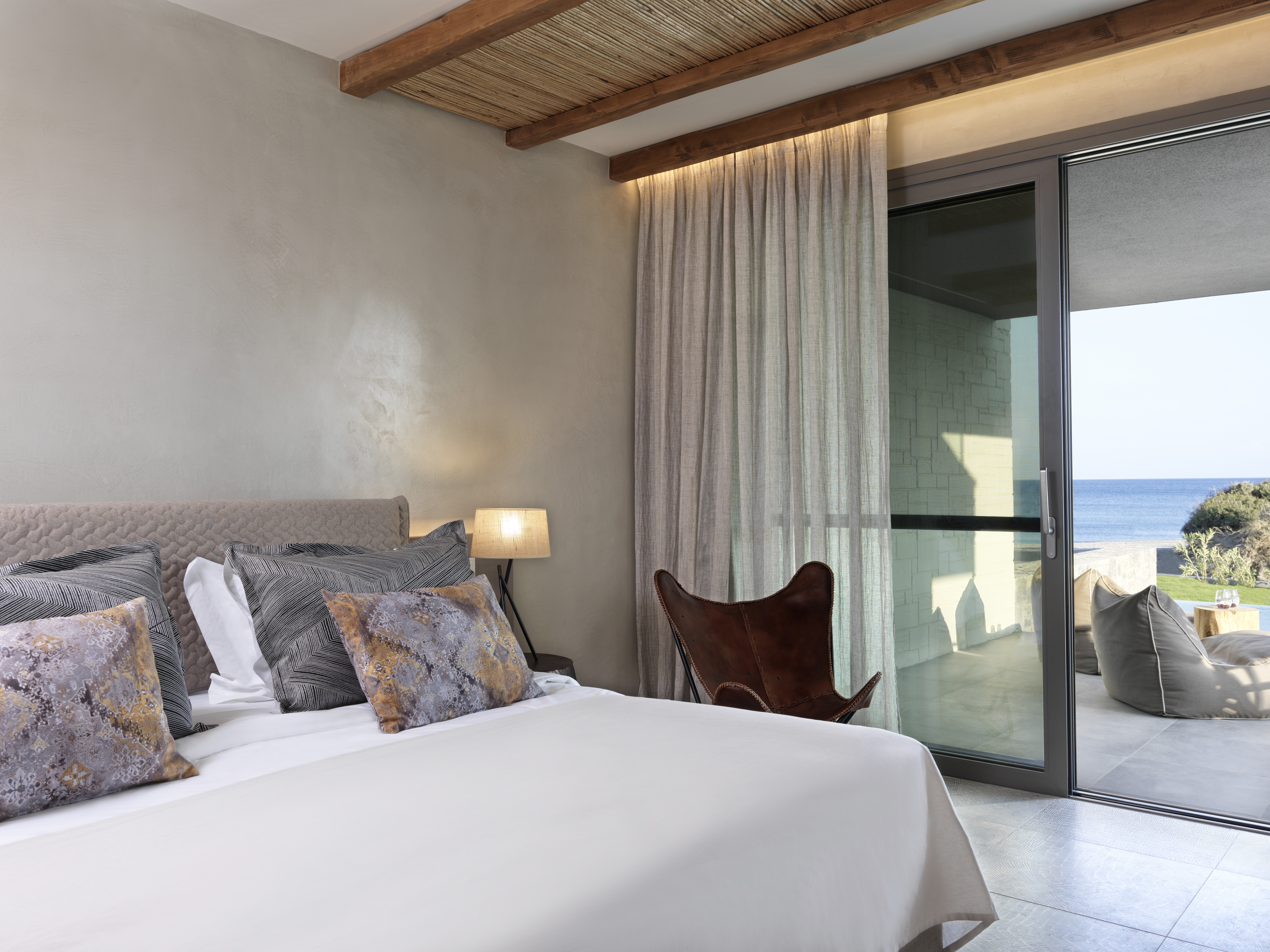 Suite Beach Front with Private Pool