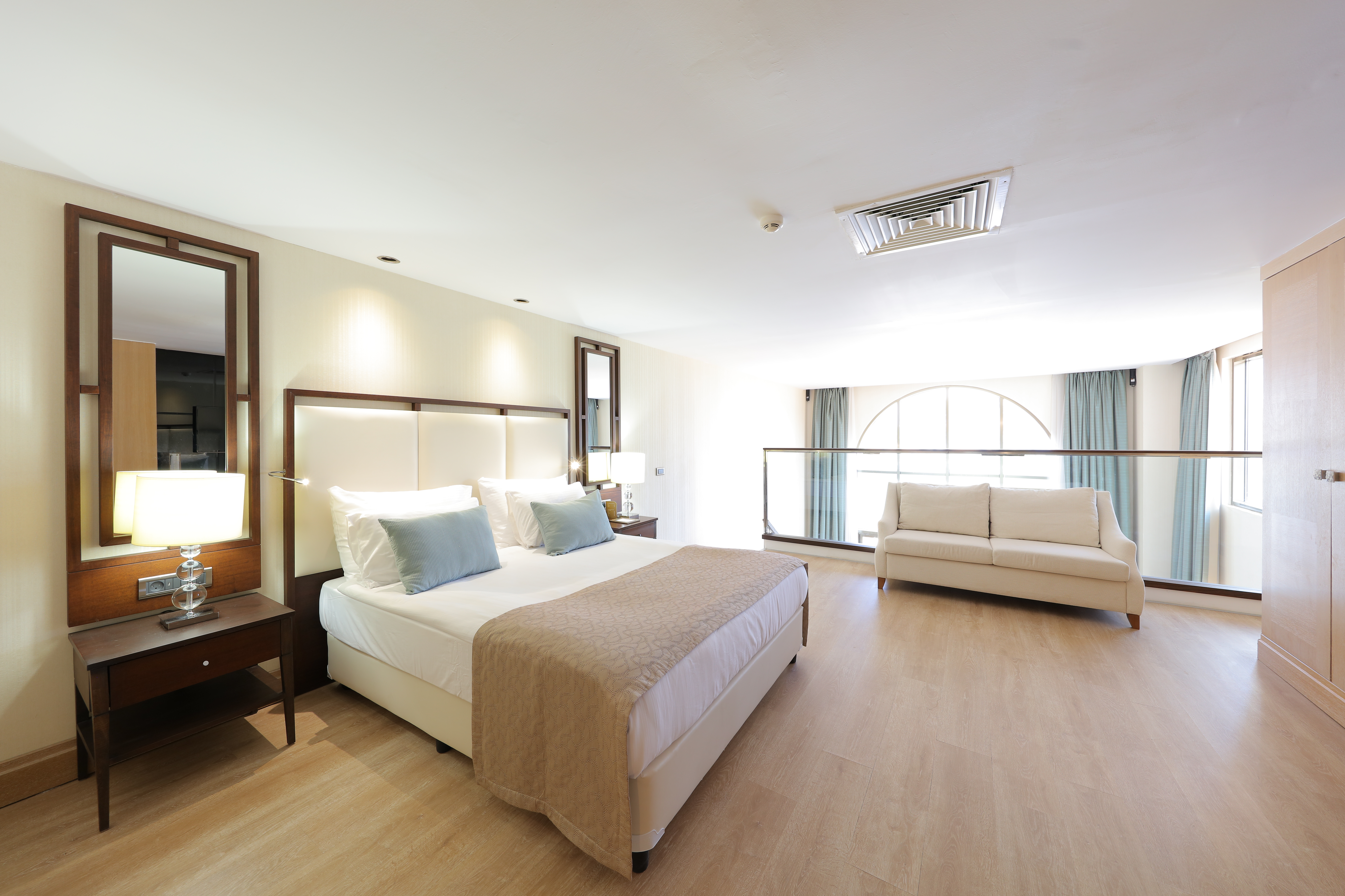 Family Room Executive