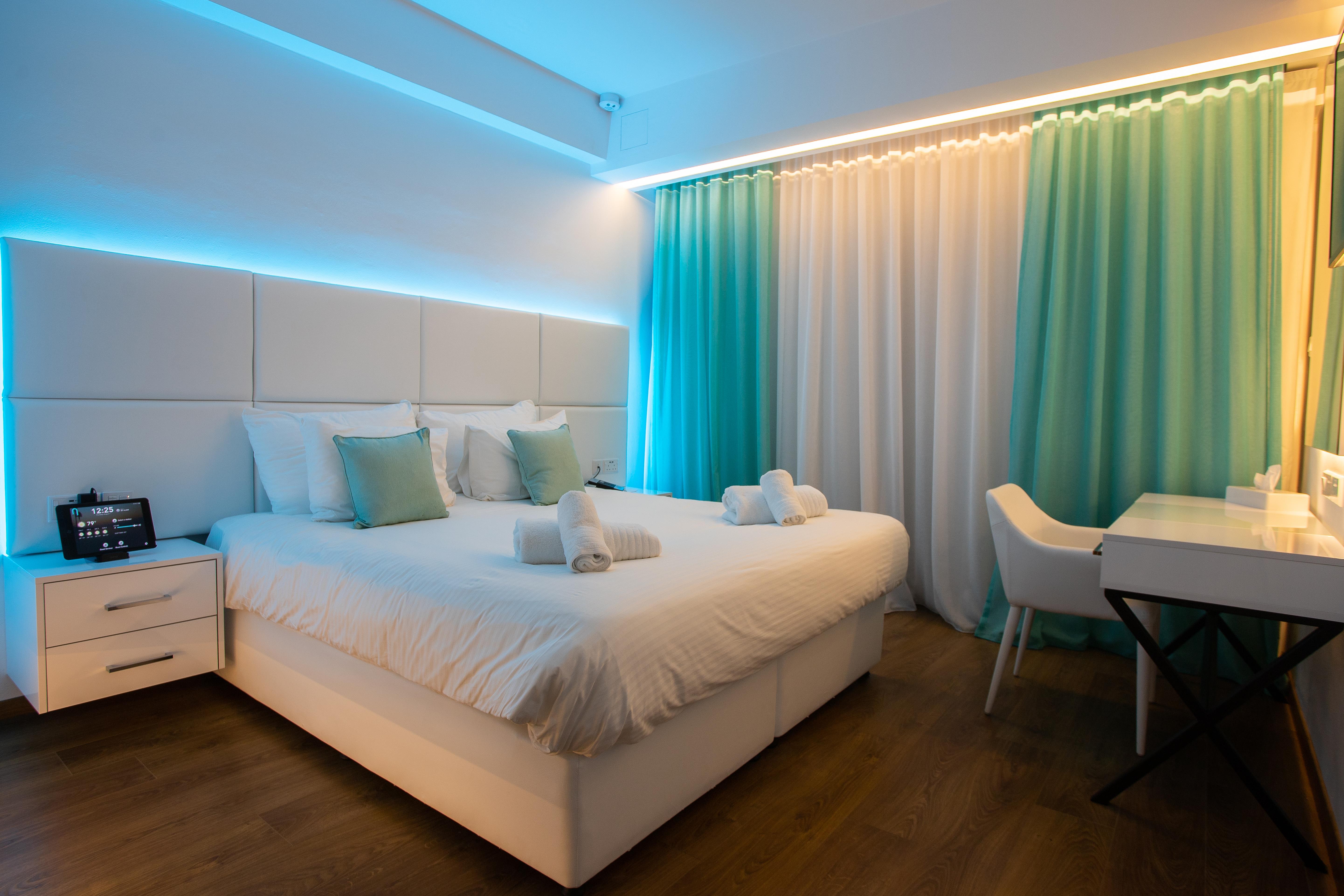 Double Deluxe Side Sea View