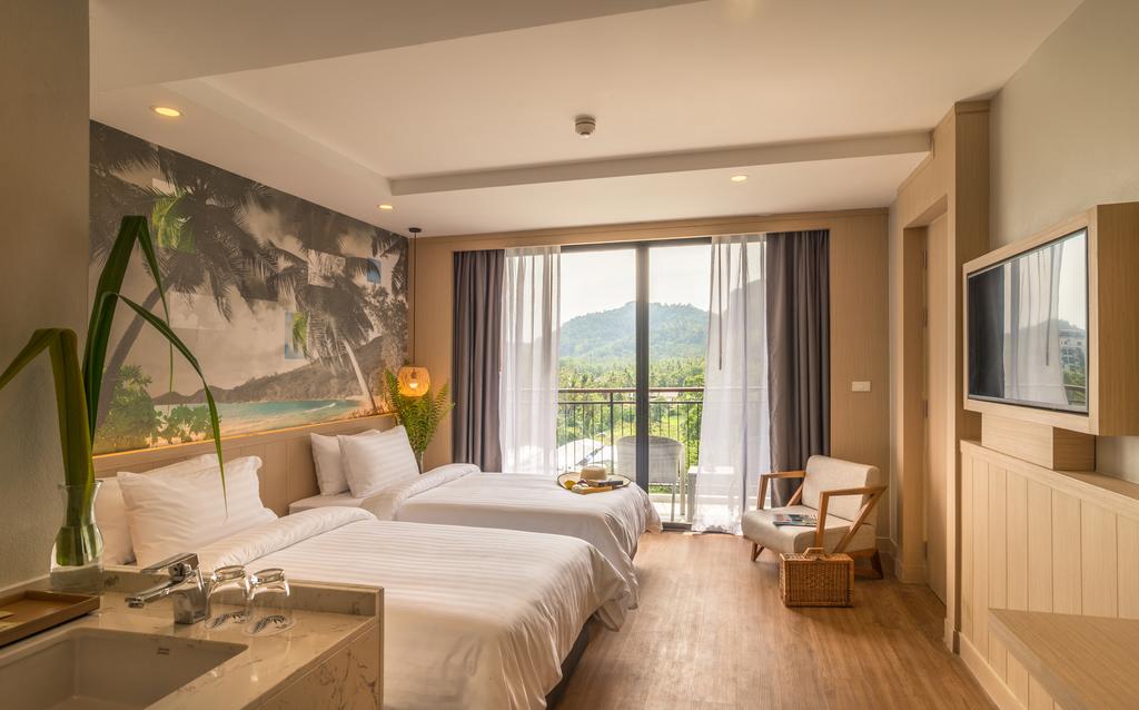 Double or Twin Deluxe with Views