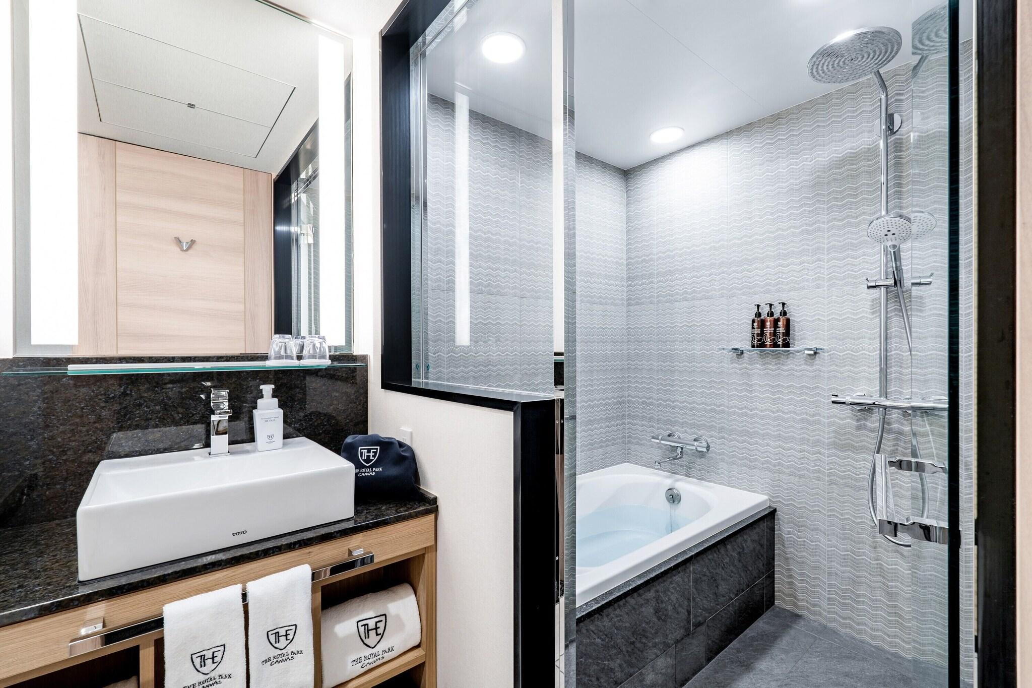 Twin Deluxe Two Beds