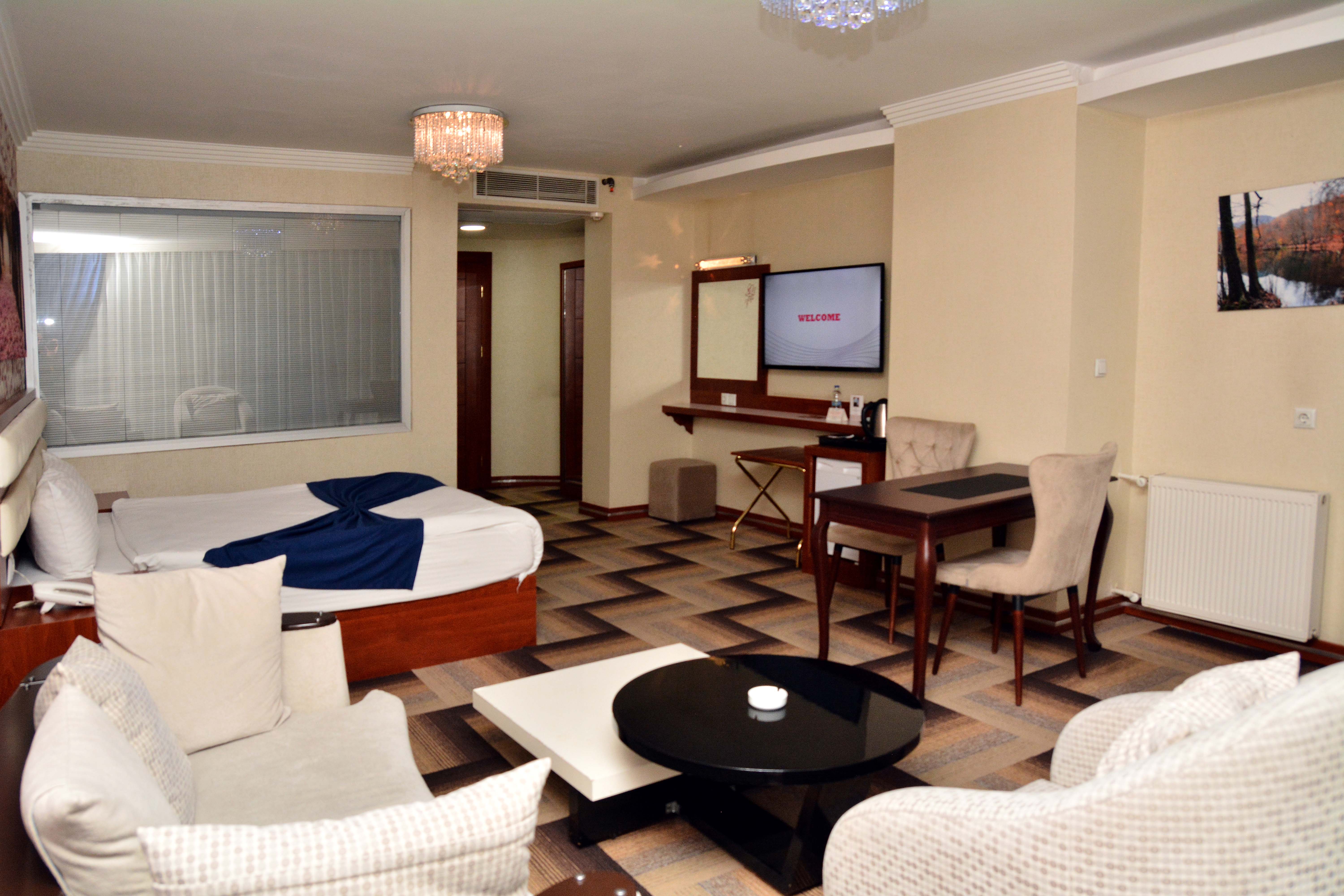 Suite Queen Size Bed