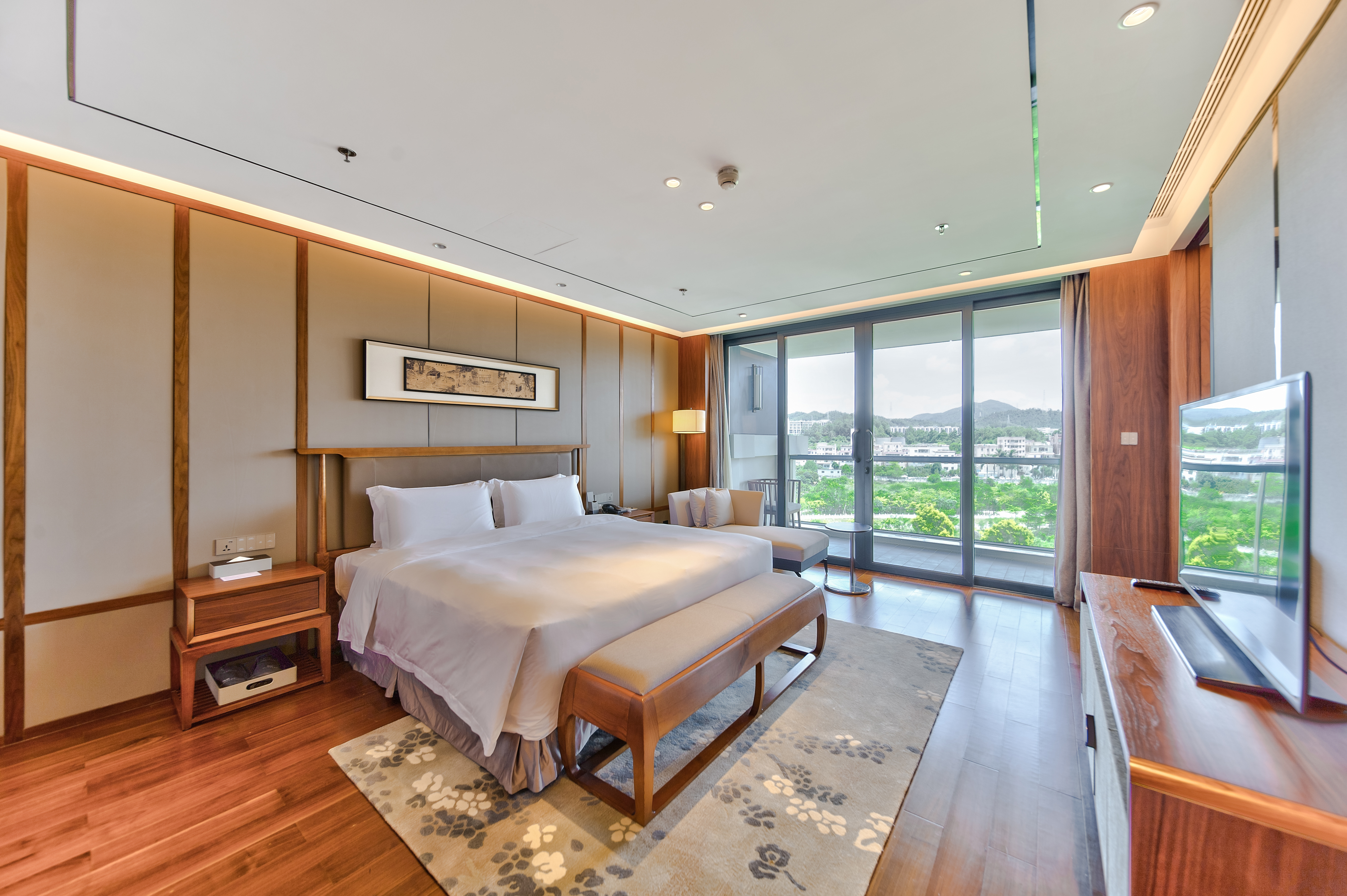 Suite Business King Bed