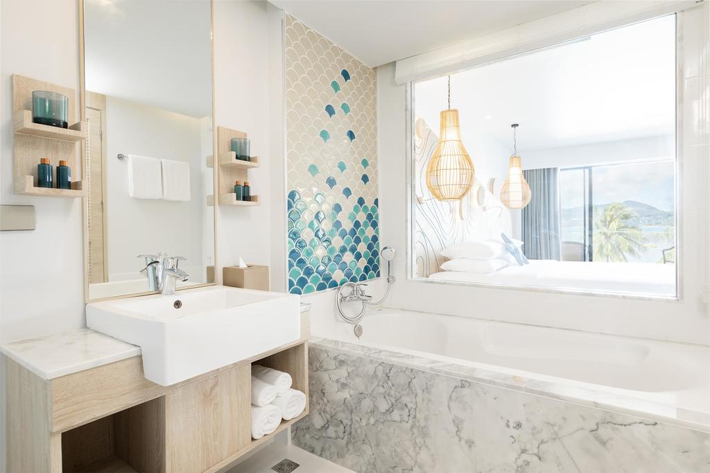 Double or Twin Deluxe Sea View with Balcony