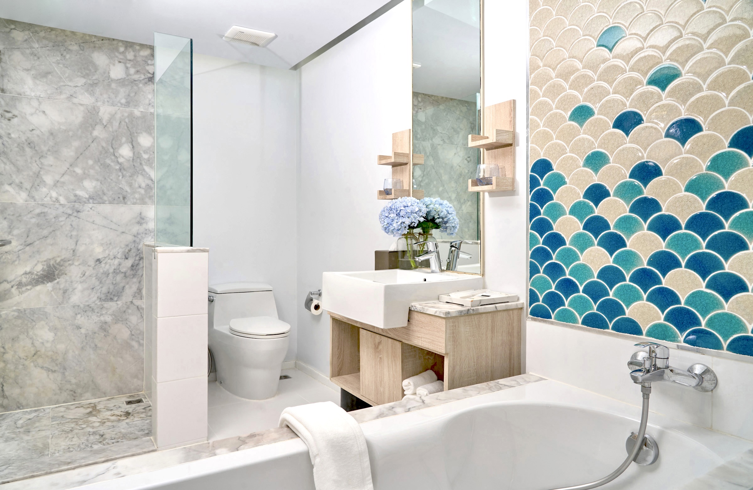 Double or Twin Deluxe Sea View with Balcony