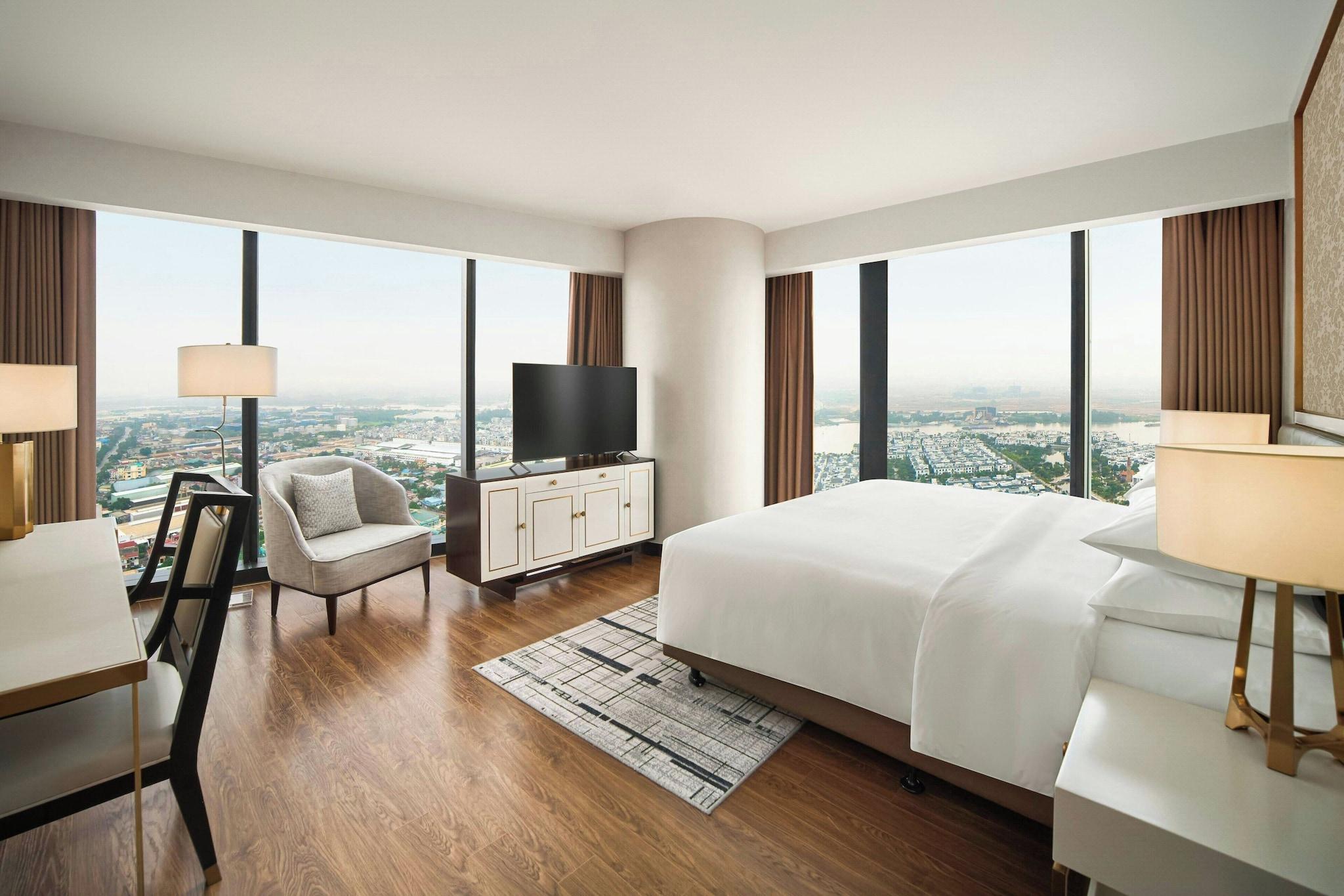 Double Deluxe King Bed