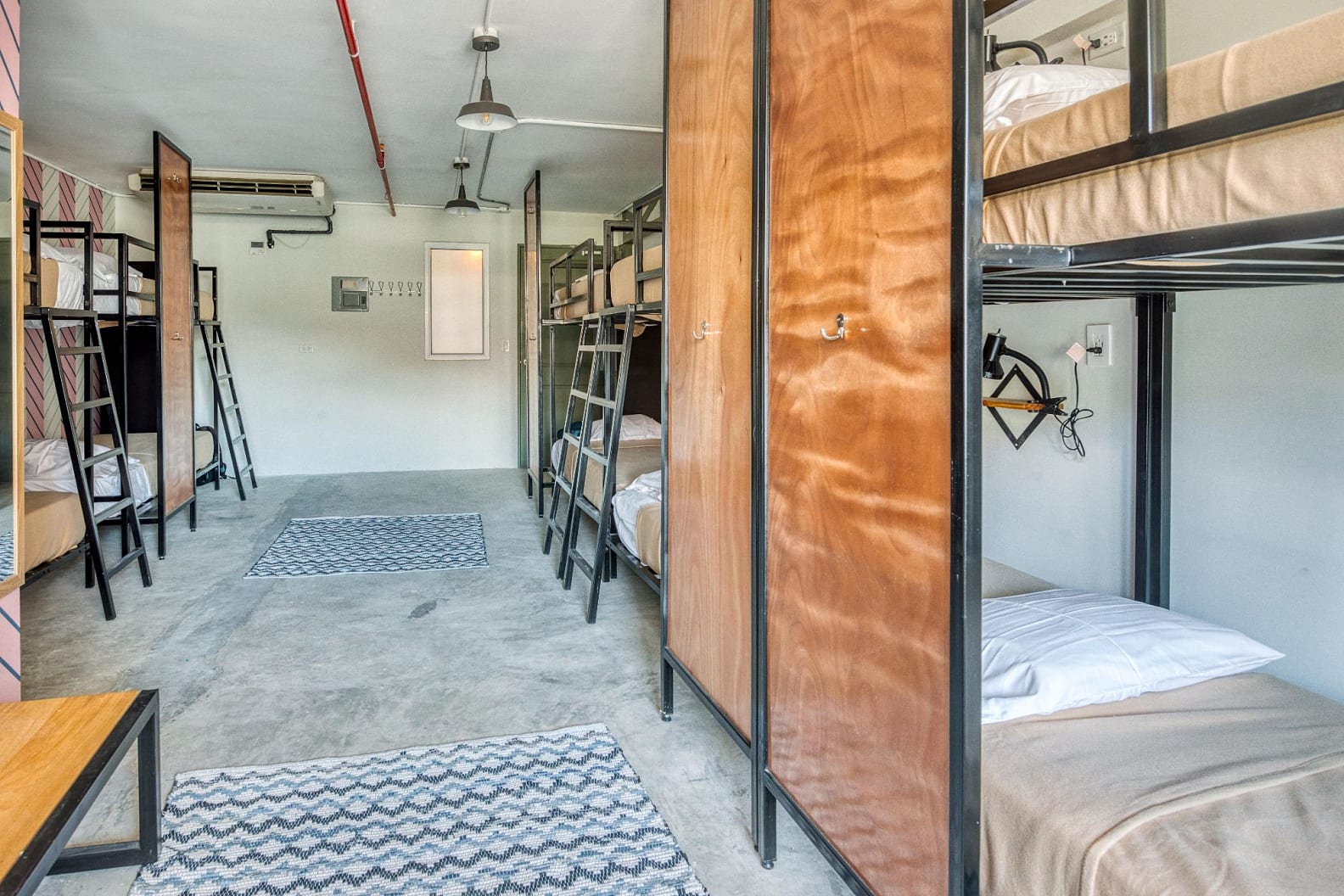 Bed in Dormitory Capacity 6