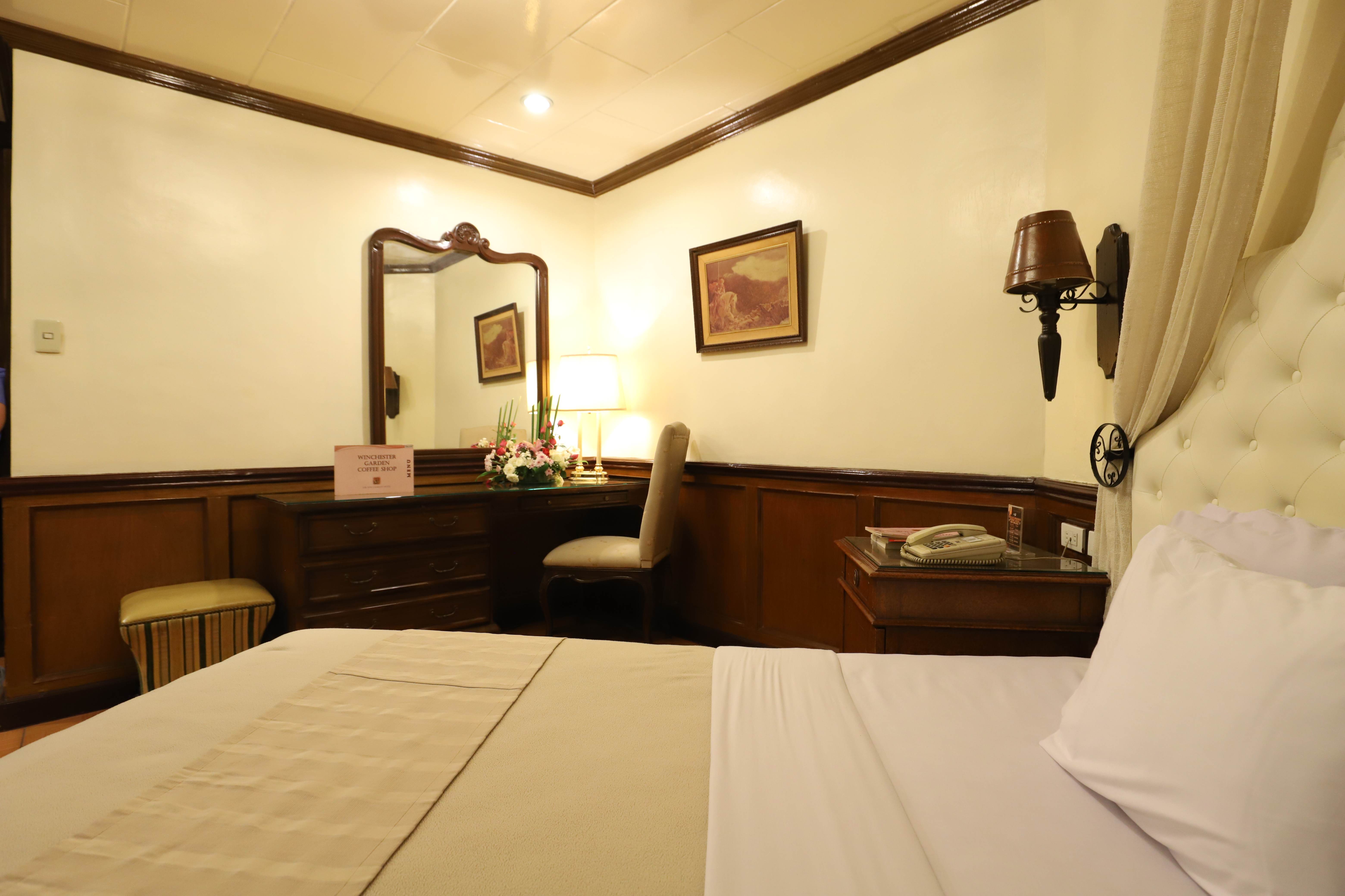 Double Deluxe Queen Bed