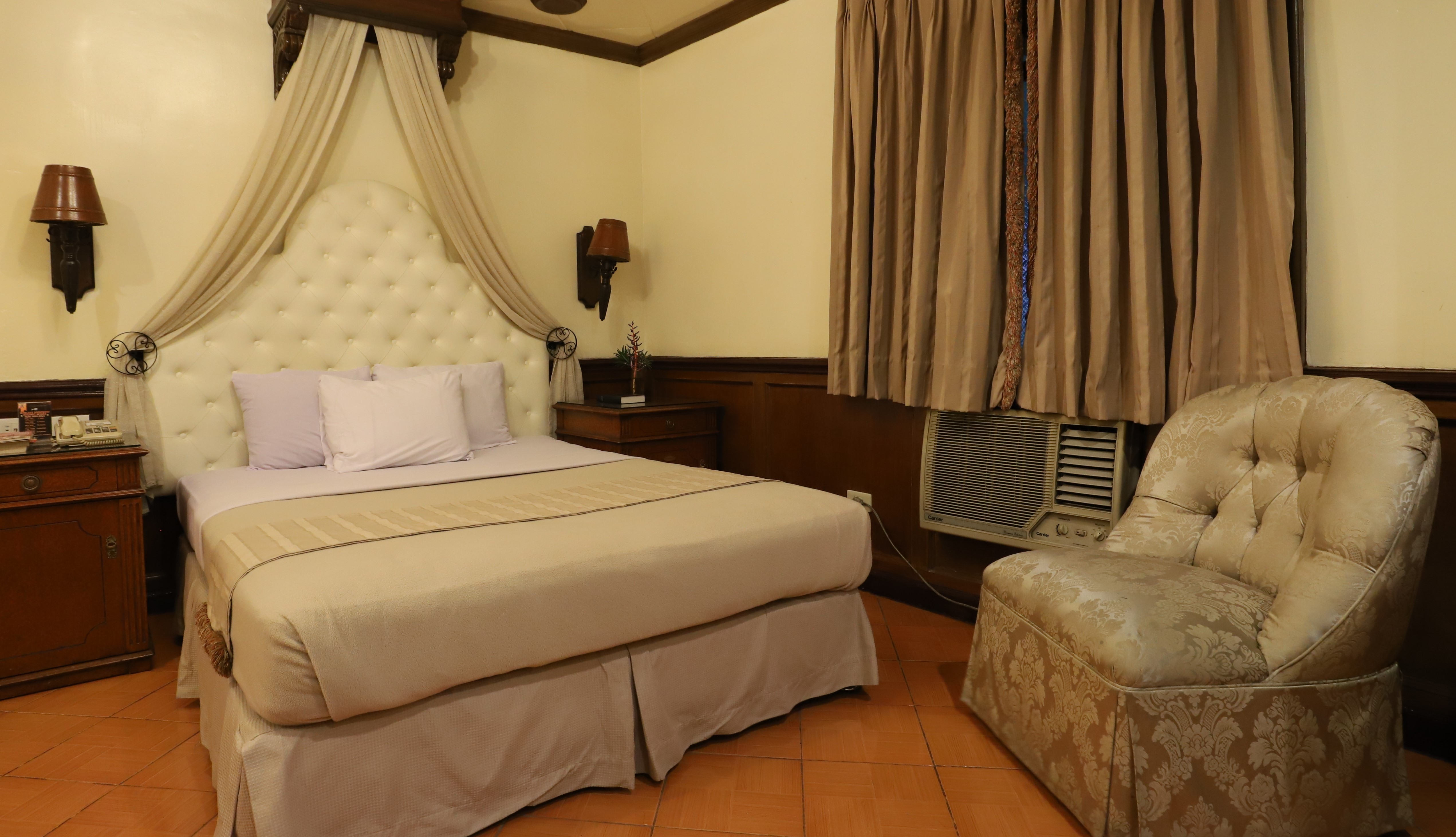 Double Deluxe Queen Bed